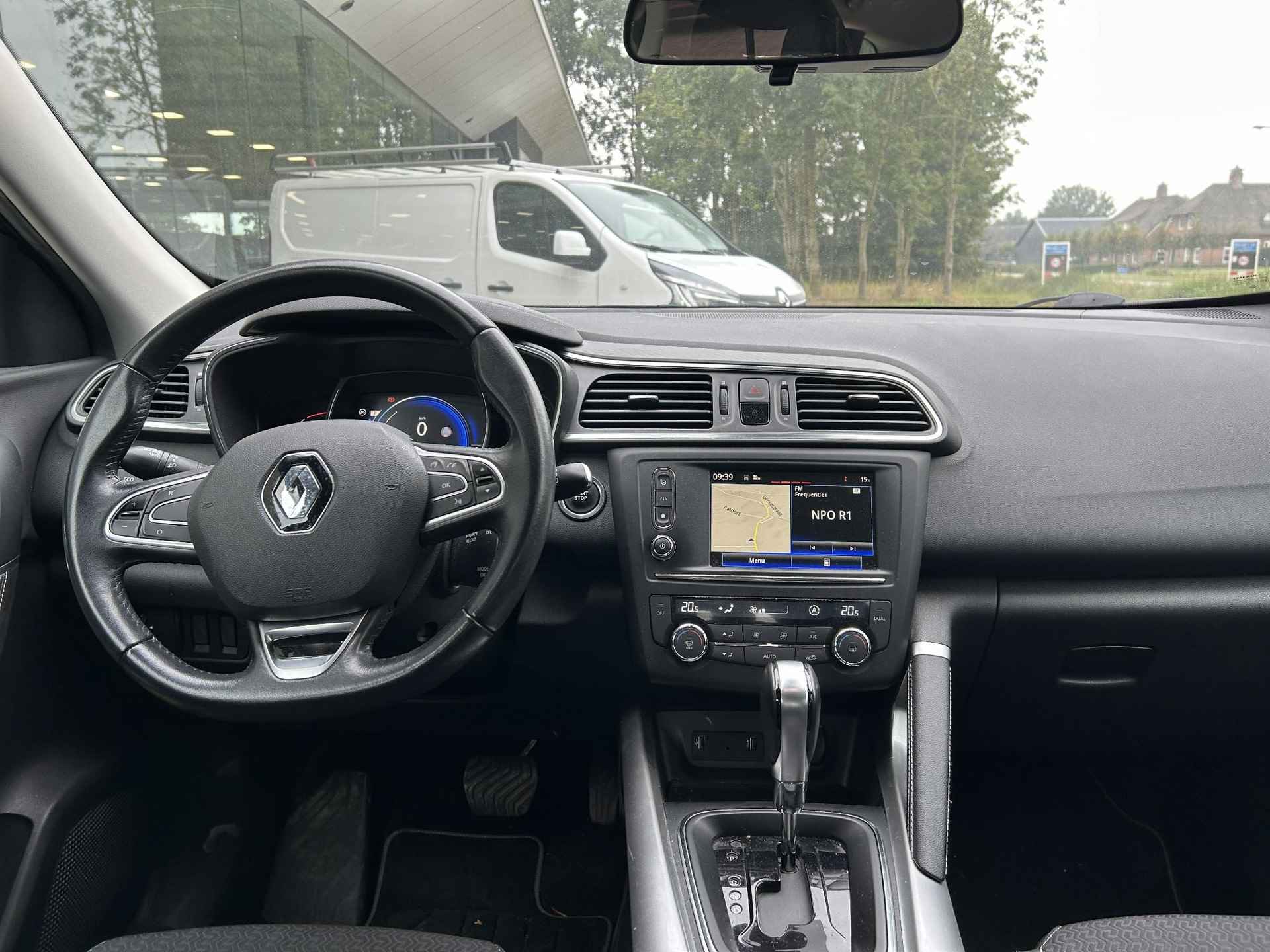 Renault Kadjar 1.2 TCe 130 EDC Intens | 2e eigenaar + dealer onderhouden! | Navi | Clima | Cruise | LM velgen 17" | PDC V+A + Camera - 11/24