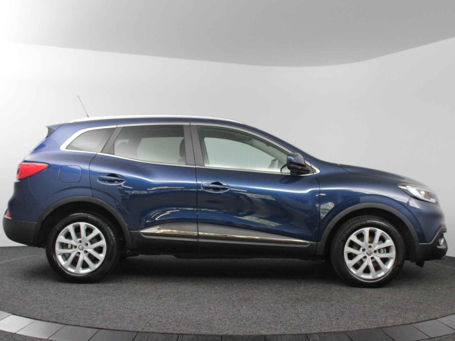 Renault Kadjar 1.2 TCe 130 EDC Intens | 2e eigenaar + dealer onderhouden! | Navi | Clima | Cruise | LM velgen 17" | PDC V+A + Camera - 10/52