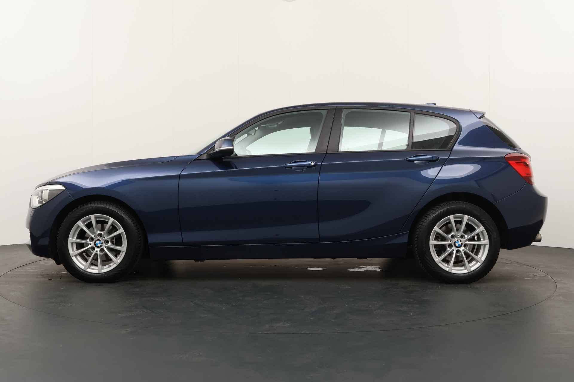 BMW 1-serie BWJ 10-2014 | 116i 136PK Executive | NWE APK | CLIMA | NAVI | CRUISE | PDC | LICHTMETAAL | - 7/31