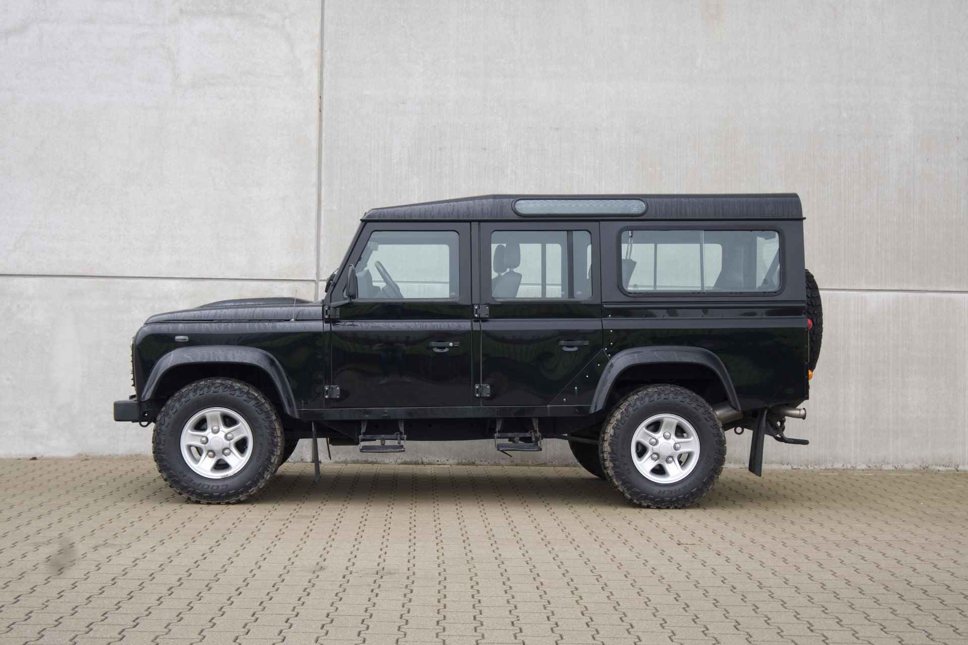 Land Rover Defender 2.4 TD 110 SW XTech - 5/18