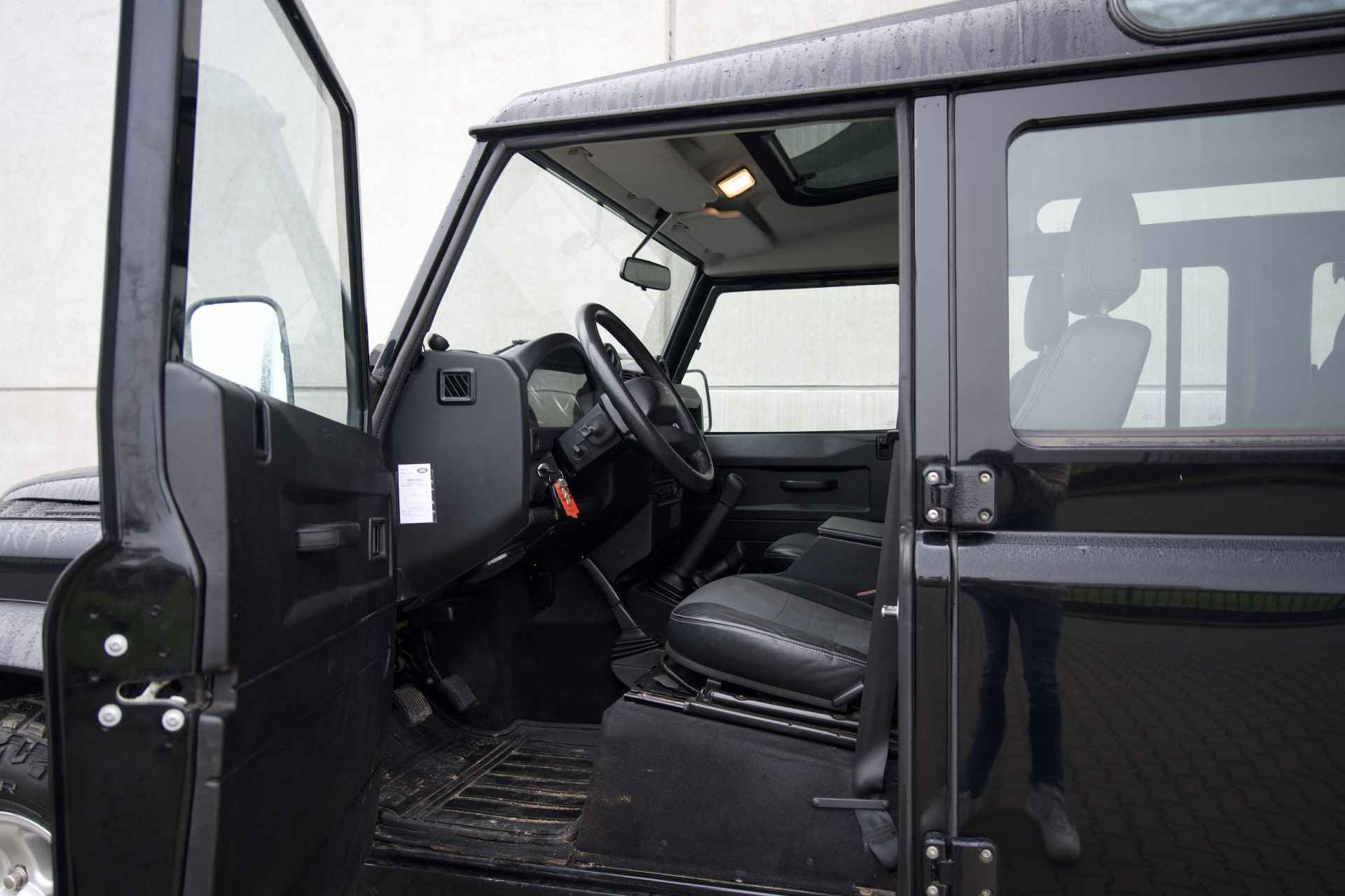 Land Rover Defender 2.4 TD 110 SW XTech - 13/18