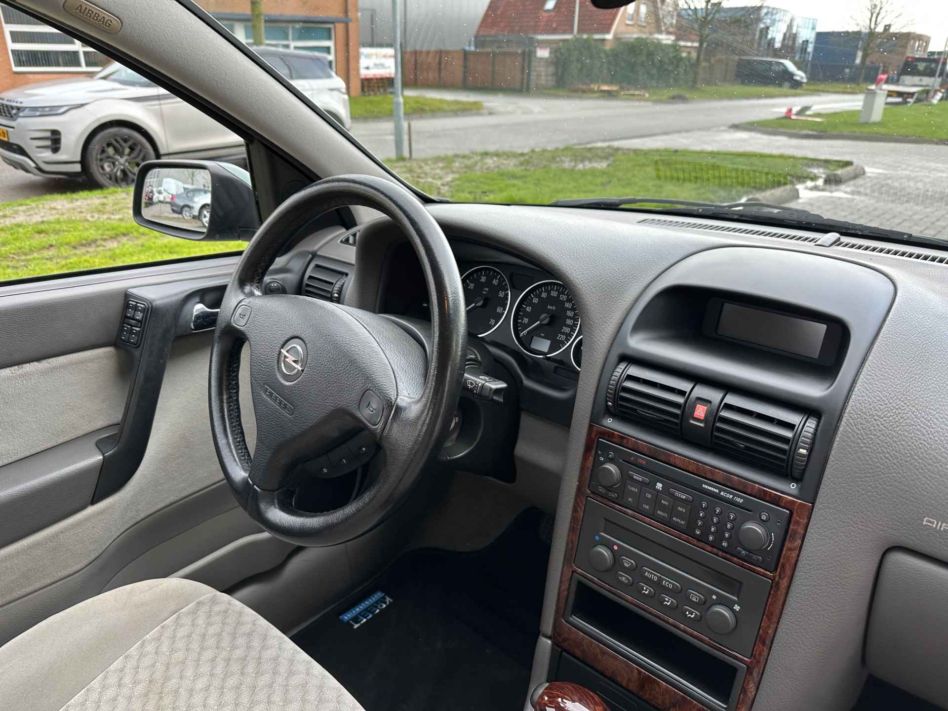 Opel Astra 1.8-16V Elegance Nieuwstaat | Automaat - 17/34