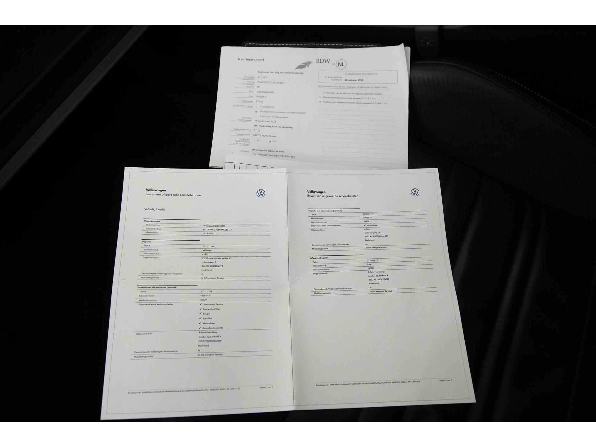 Volkswagen Passat Variant 1.4 TSI ACT Highline Business R | Panoramadak | Digital Cockpit | ACC | Zondag Open! - 40/41