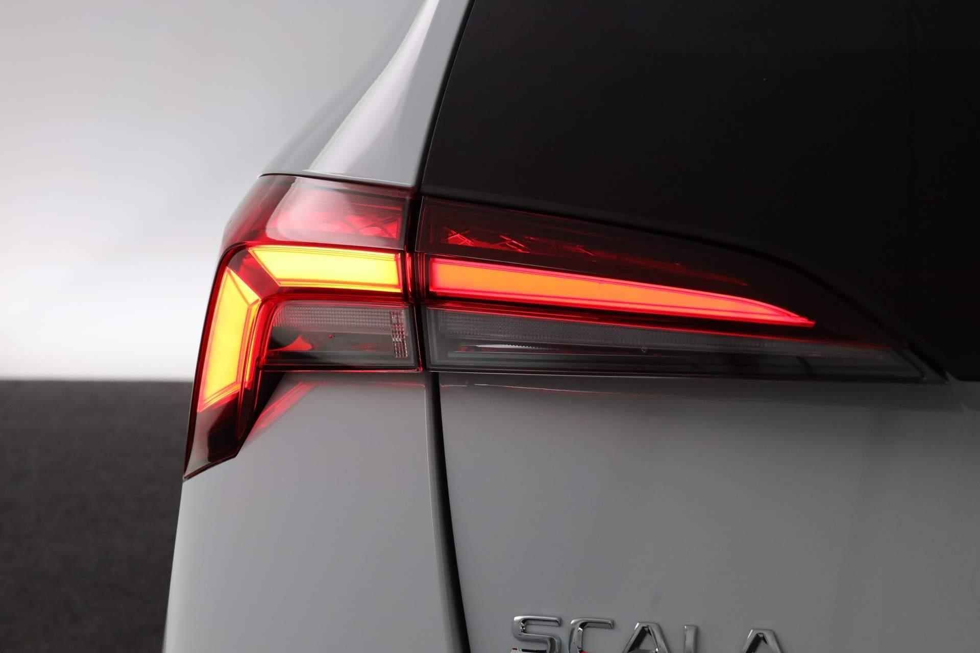 Škoda Scala Business Edition (1)  1.0 85 kW / 115 pk TSI Hatchback 6 versn. Hand - 14/42