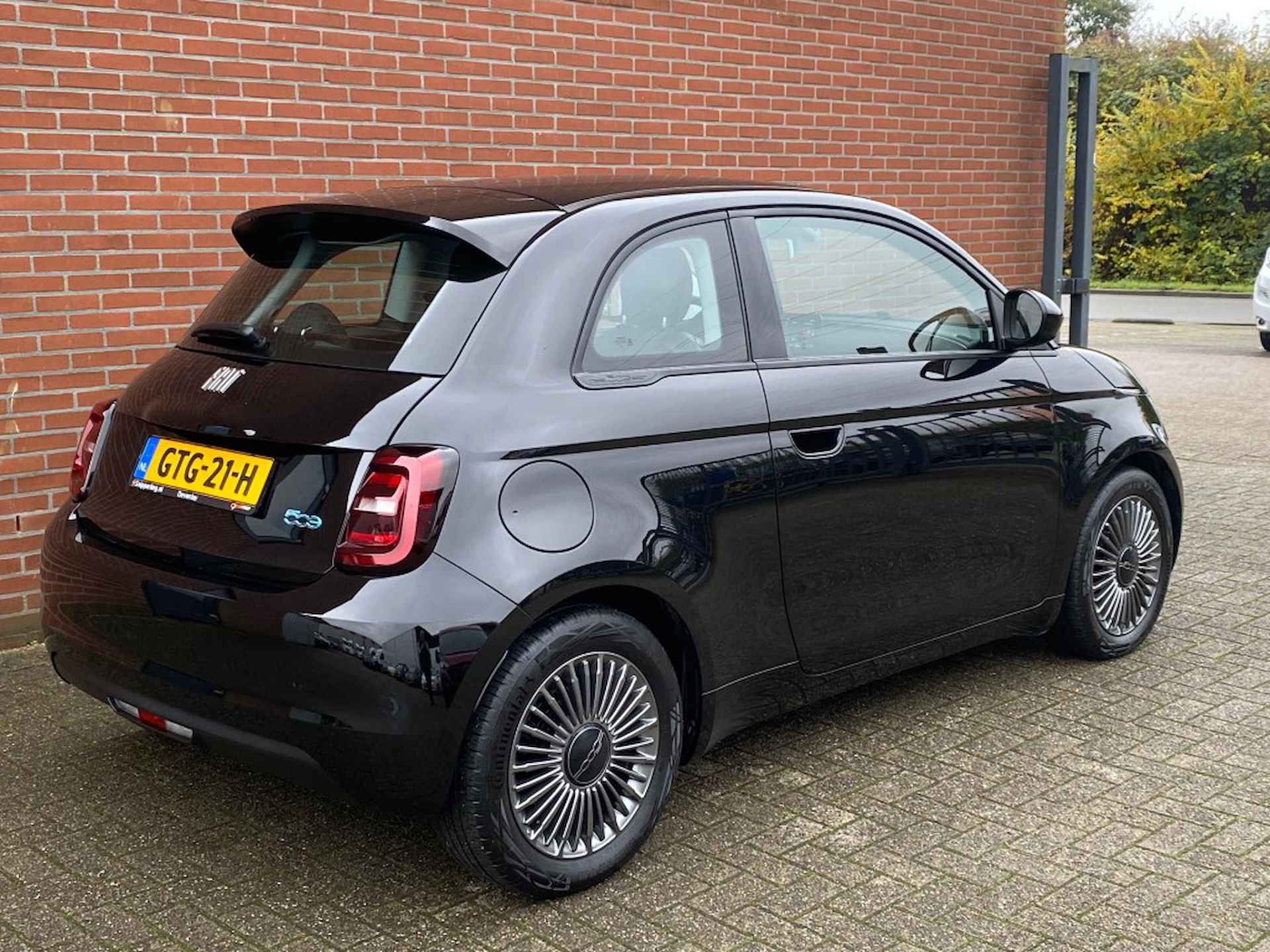 FIAT 500e ICON 42 KWH STOELVW COMFORT NAV CRUISE CARPLAY LMV - 20/24