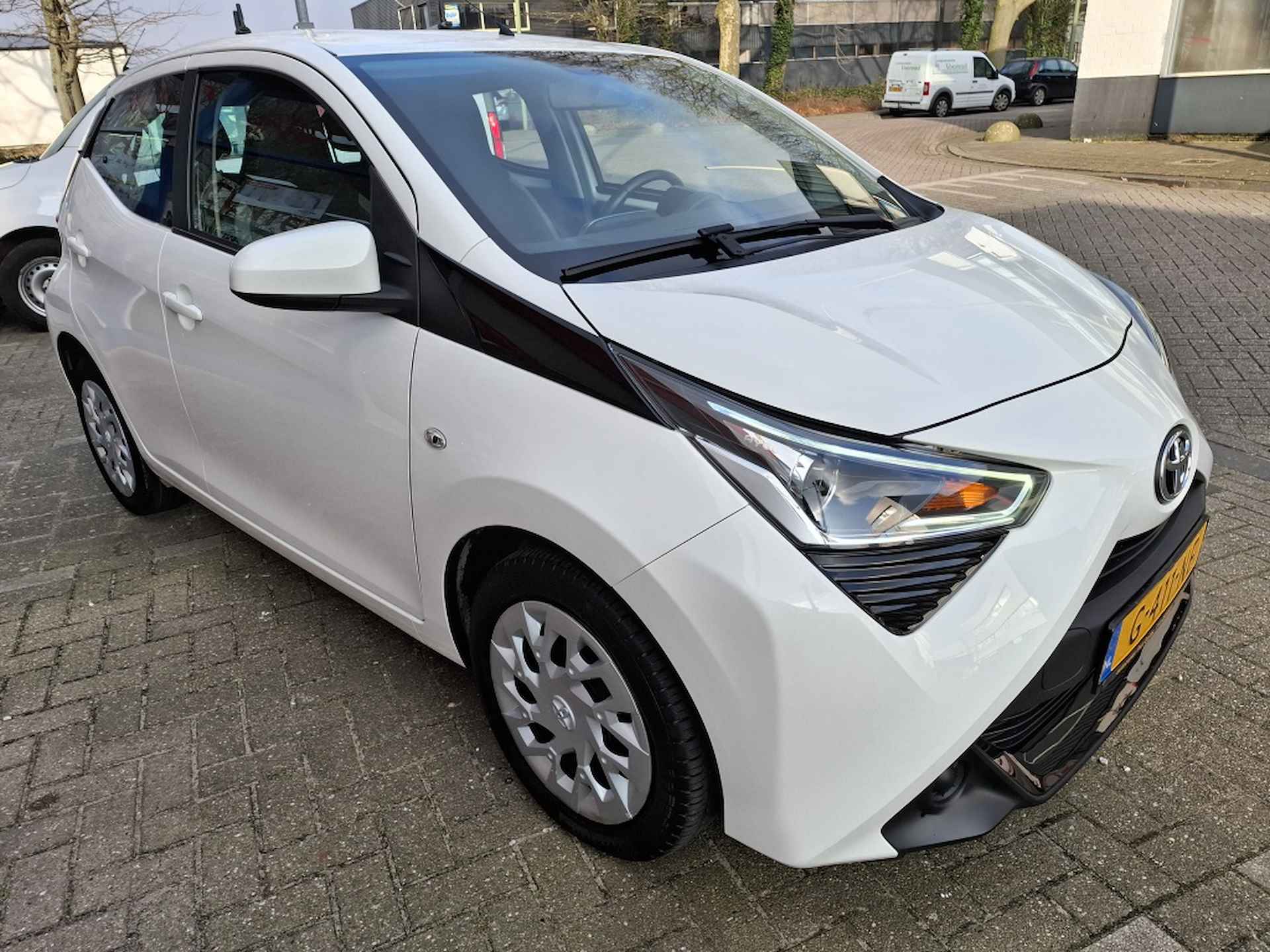 Toyota Aygo 1.0 VVT-i x-play - 7/18