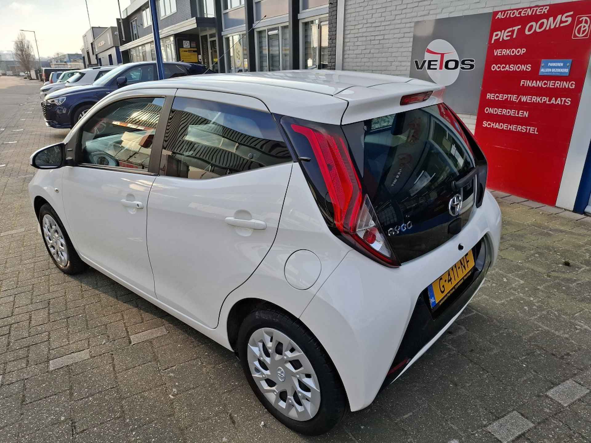 Toyota Aygo 1.0 VVT-i x-play - 8/18