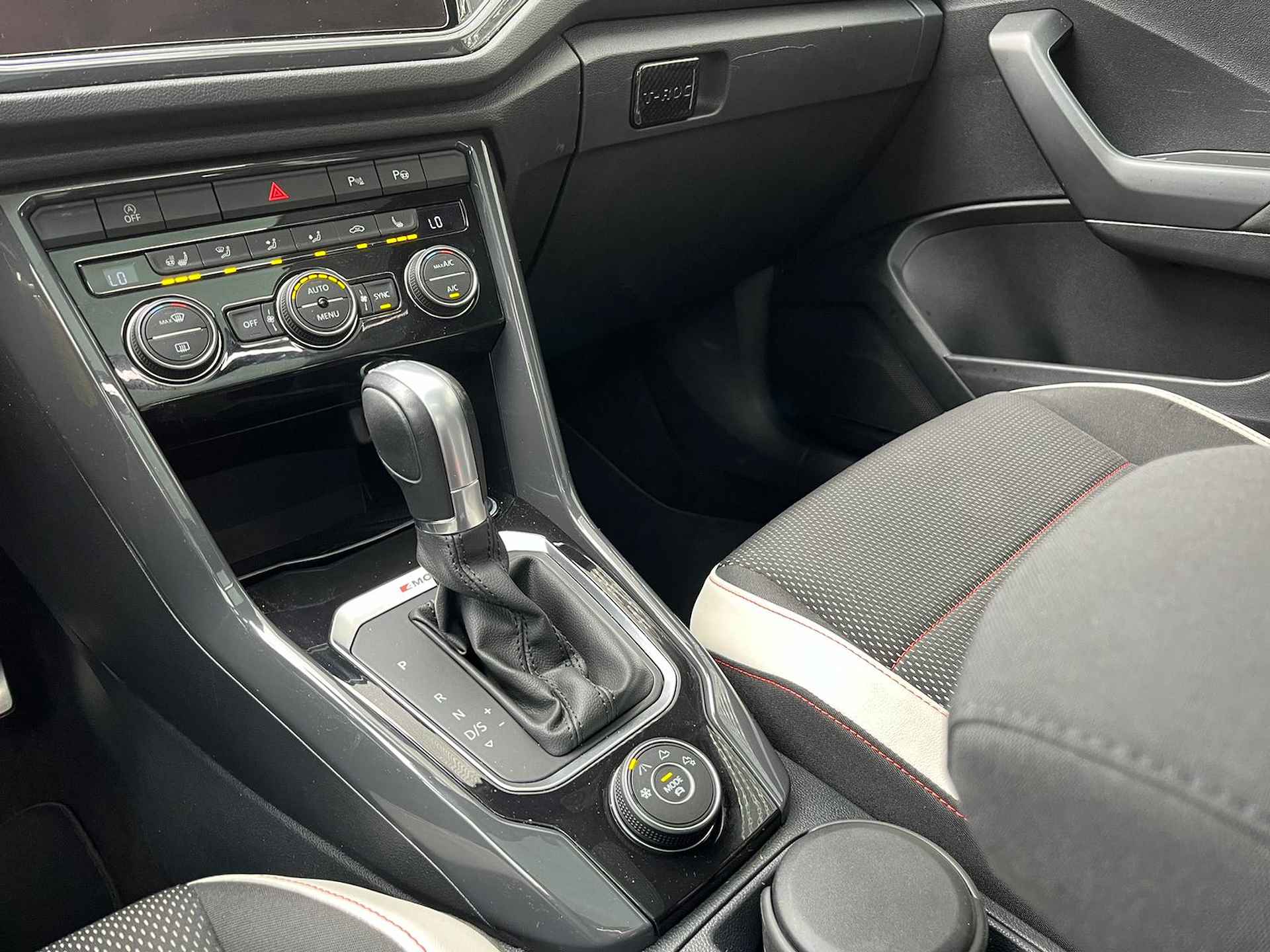 Volkswagen T-Roc 2.0 TSI 4Motion Sport ** - 25/33