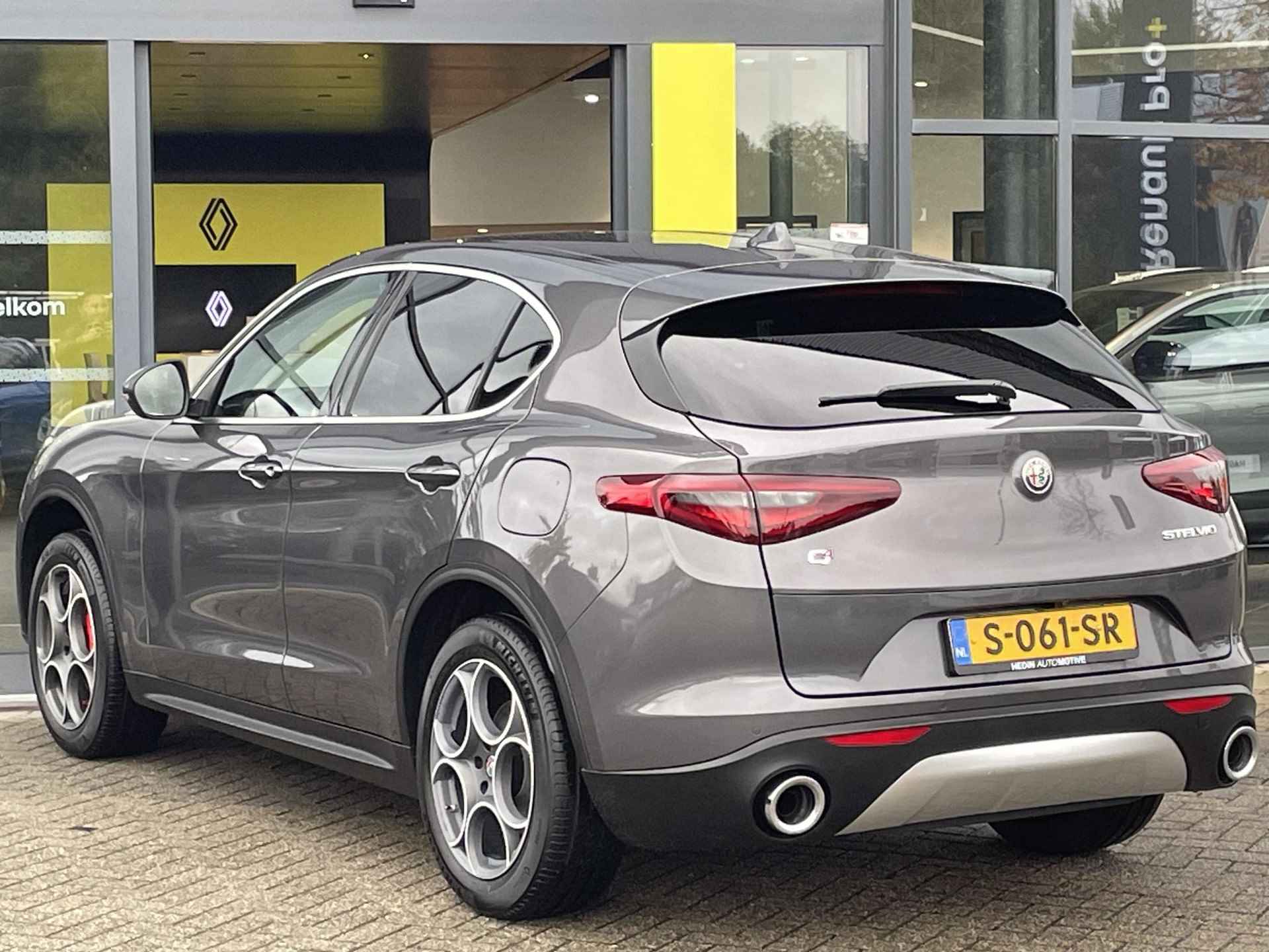 Alfa Romeo Stelvio 2.0 T AWD Super | 8,8'' Scherm met AppleCarplay/AndroidAuto, Navigatie & DAB | Leder - 4/29