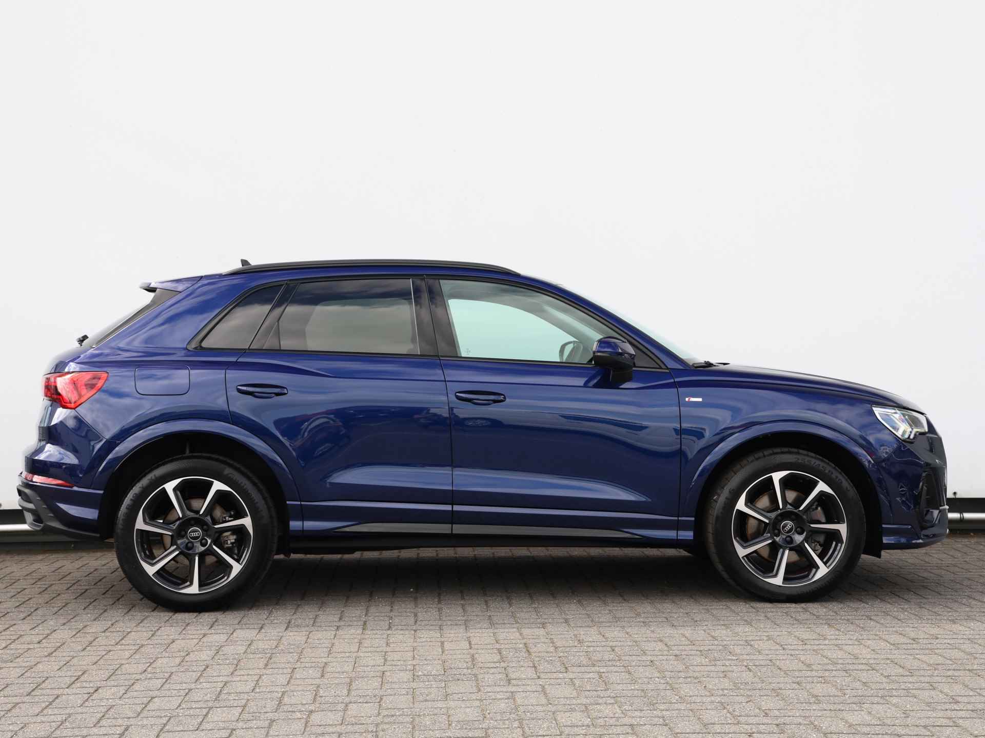 Audi Q3 45 TFSI e S edition 245pk | Keyless | Trekhaak | 19" Velgen | Adaptive Cruise | Navi | Apple Carplay - 2/51