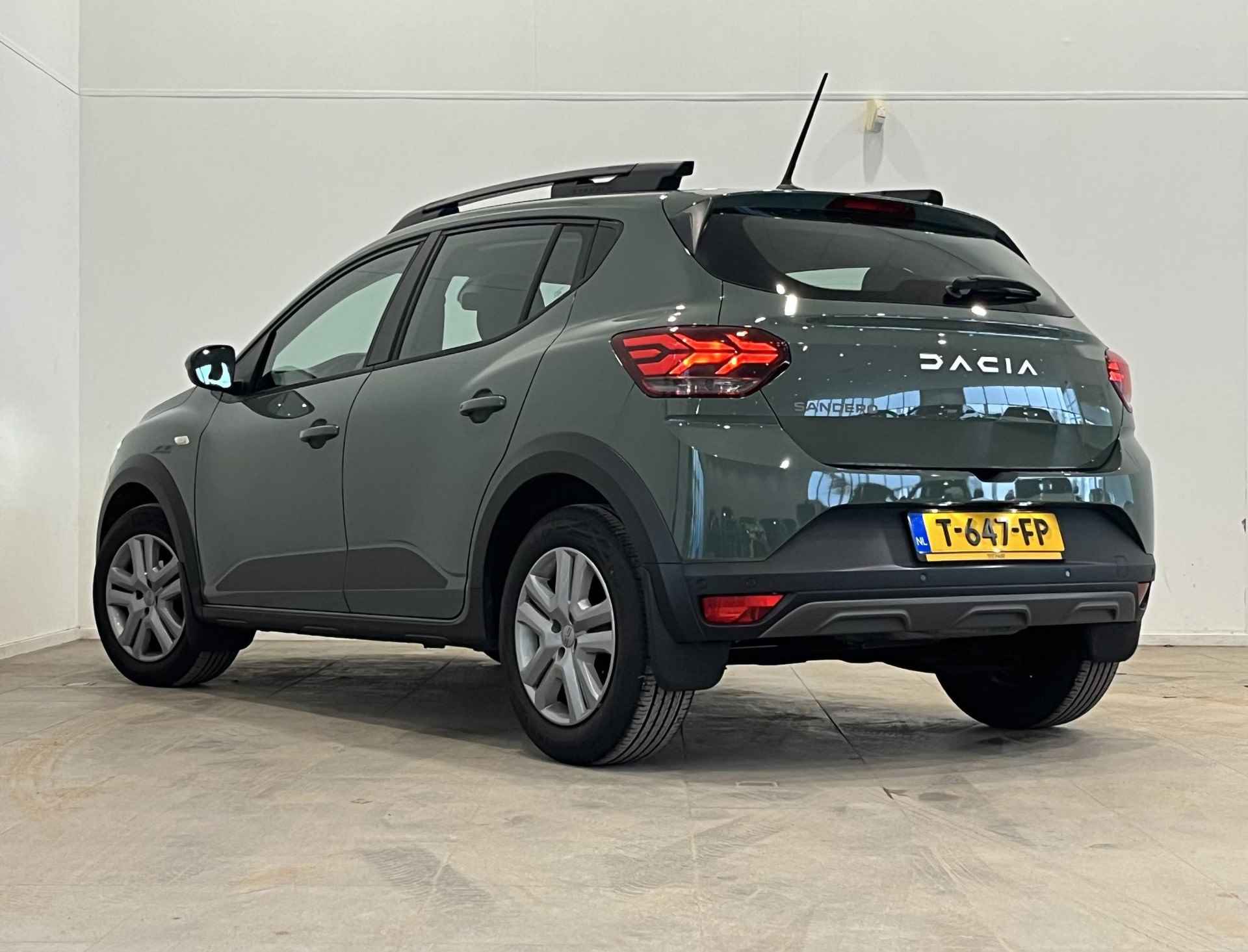 Dacia Sandero Stepway 1.0 TCe 100 ECO-G Expression | Keyless | Navigatie | Dodehoek detectie | Parkeersensoren voor, achter en achteruitrijcamera - 3/35