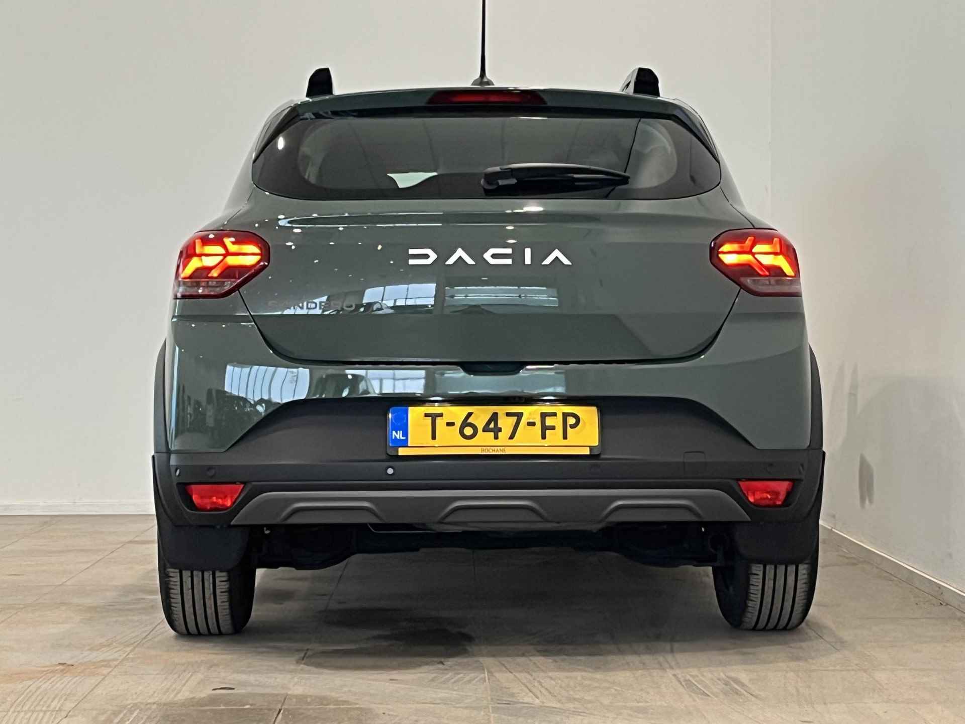 Dacia Sandero Stepway 1.0 TCe 100 ECO-G Expression | Keyless | Navigatie | Dodehoek detectie | Parkeersensoren voor, achter en achteruitrijcamera - 5/35