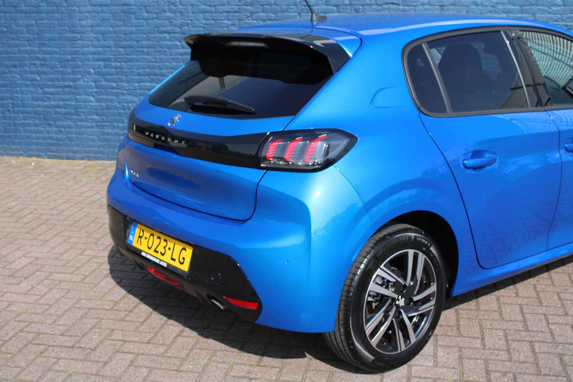 Peugeot 208 5drs Allure PureTech 100pk EAT8 | Automaat | Navigatie | Camera | Apple Carplay | 12.500 Km | - 11/32