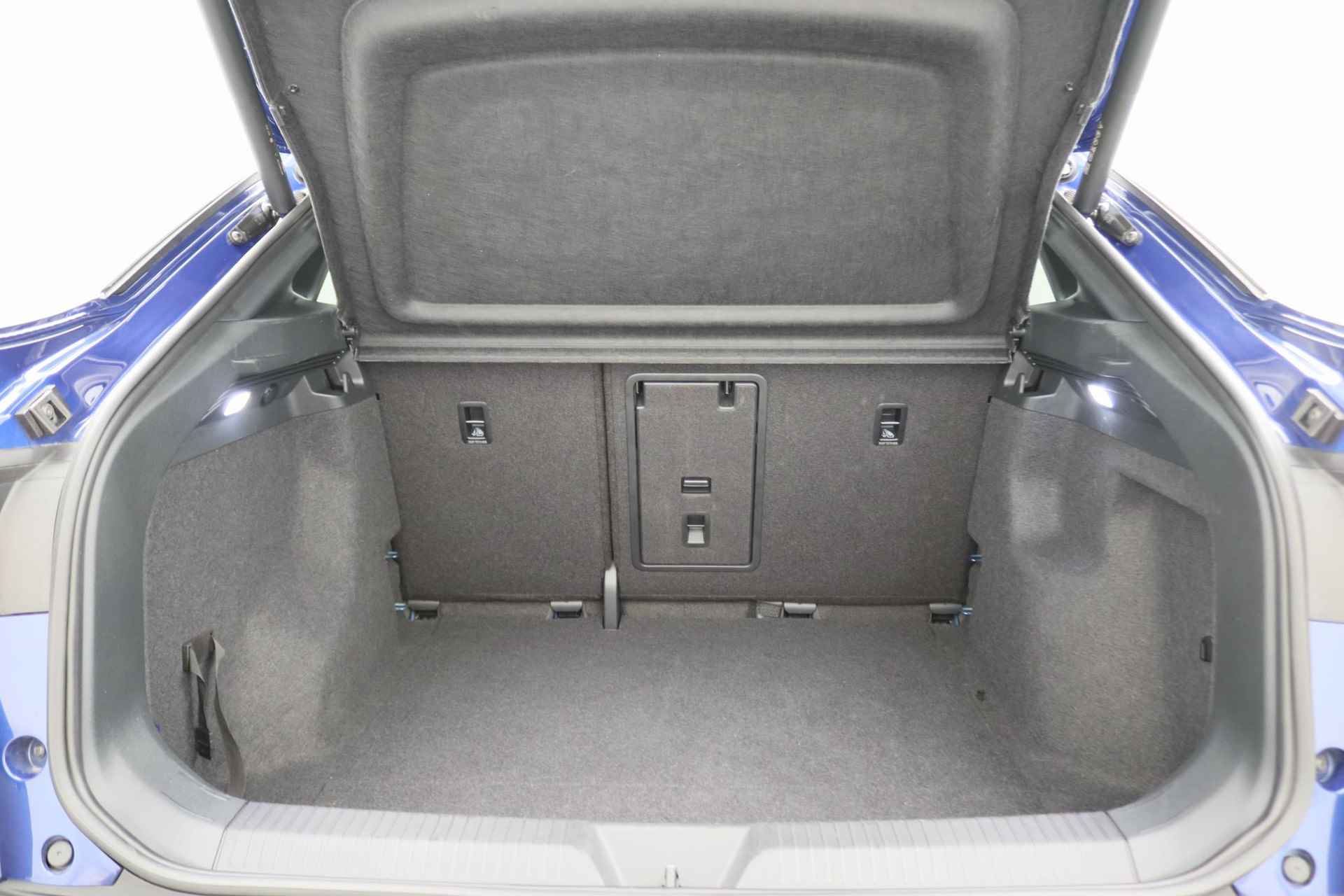 Volkswagen ID.5 Pro 77 kWh 204PK Panoramadak, 360 gr. camera, Matrix-LED, winterpakket, keyless, easy open, alarm, 19'' lichtmetaal - 8/48