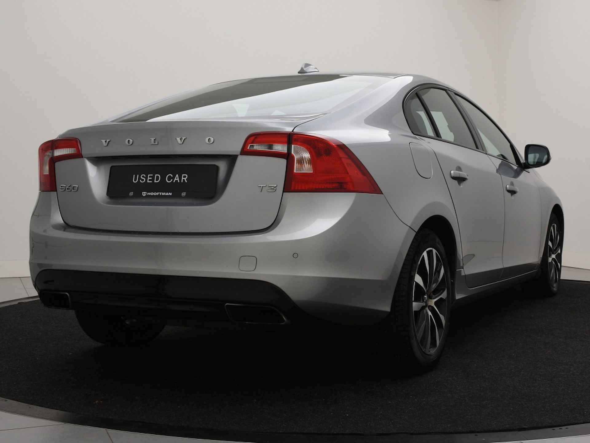 Volvo S60 T3 POLAR+ DYNAMIC LEDER NAVI XENON BLUETOOTH PARK ASSIST - 4/32