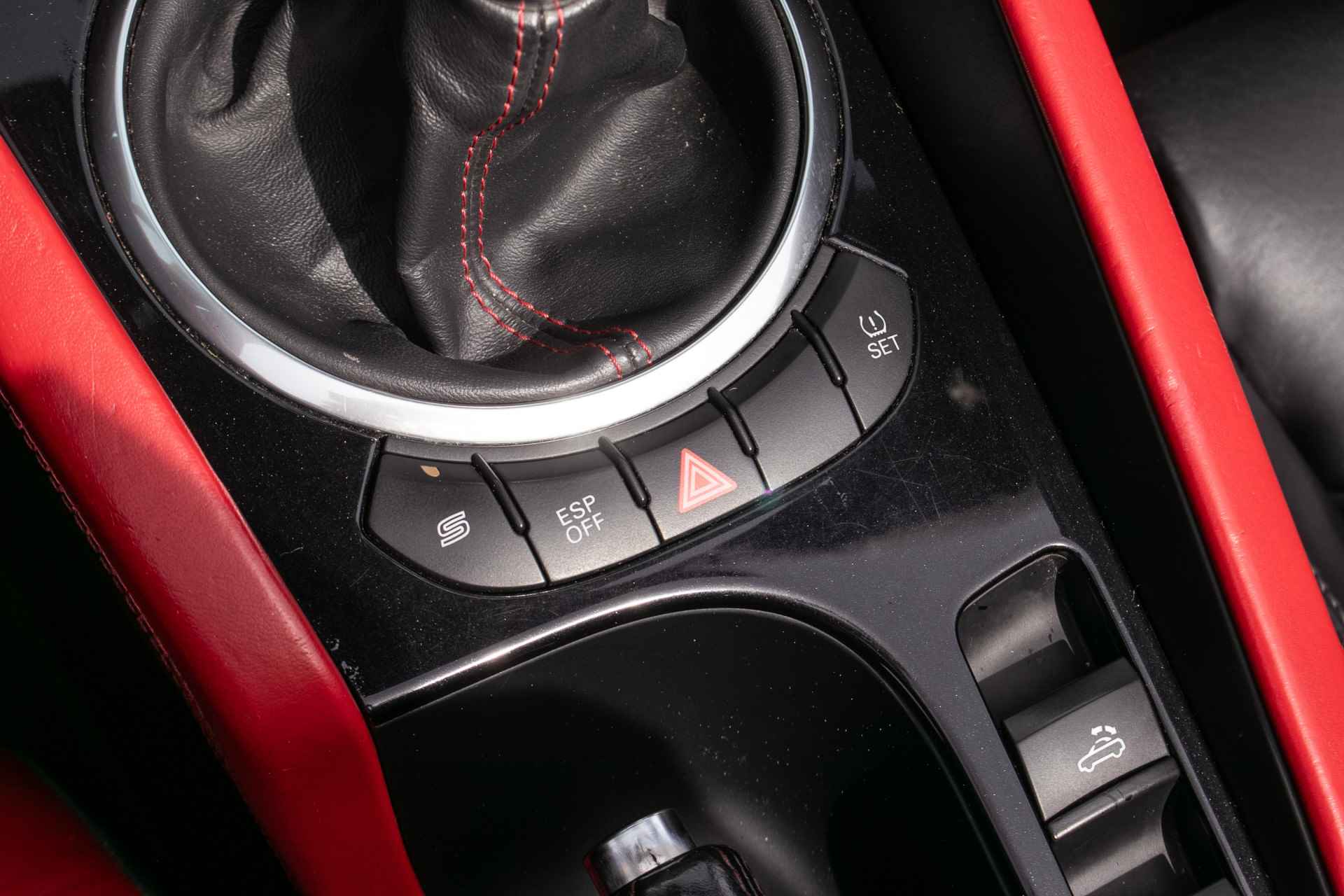 Audi TT Roadster 2.5 T TT RS Pro Line All-in rijklaarprijs | Miltek | Carbon | Nieuw dak | Volledige onderhoudshist. - 27/61