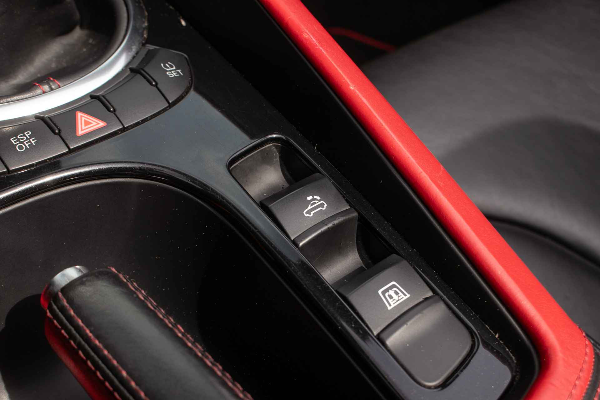 Audi TT Roadster 2.5 T TT RS Pro Line All-in rijklaarprijs | Miltek | Carbon | Nieuw dak | Volledige onderhoudshist. - 28/61