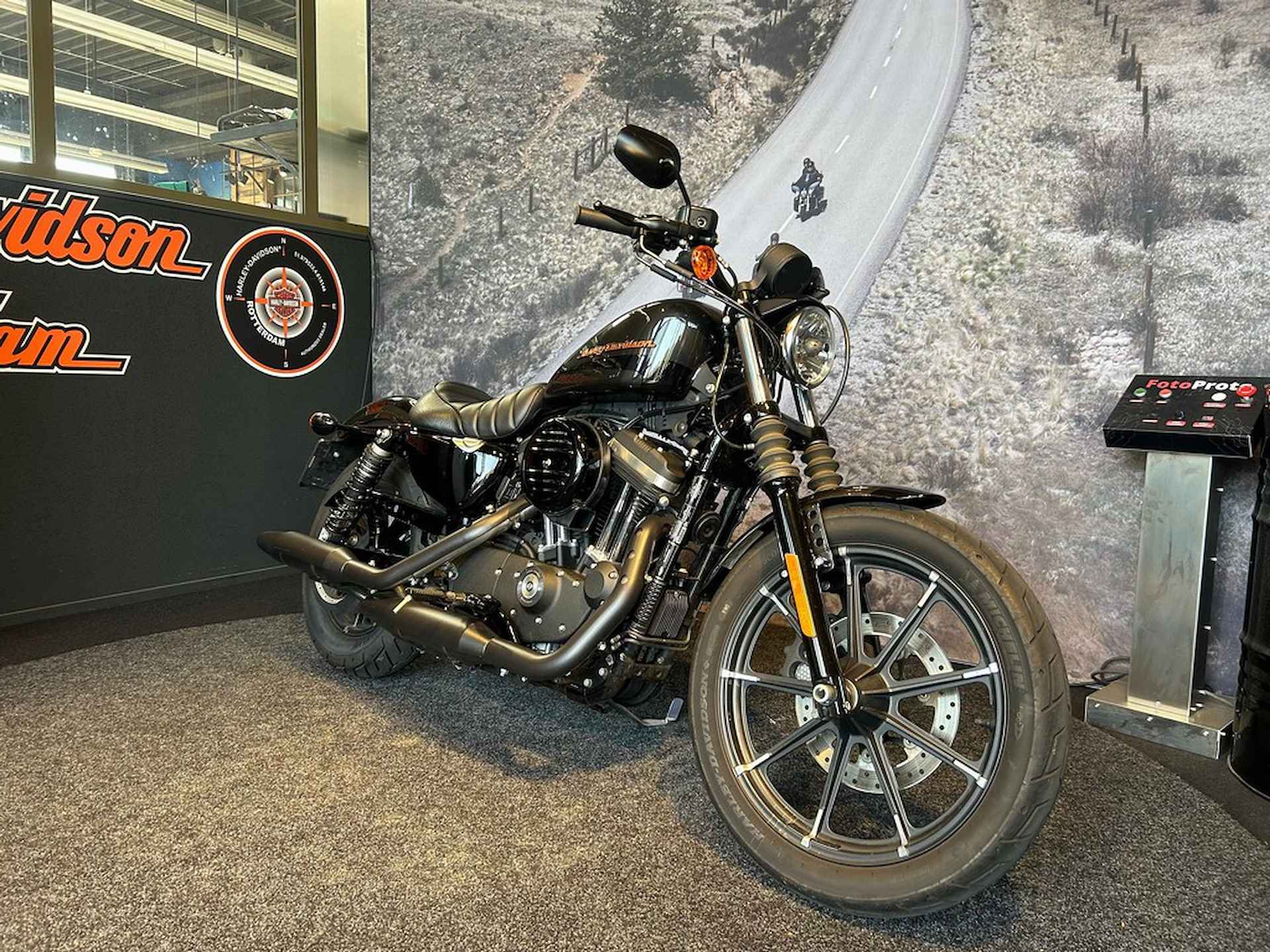 Harley-Davidson XL883 N Sportster Iron - 2/10