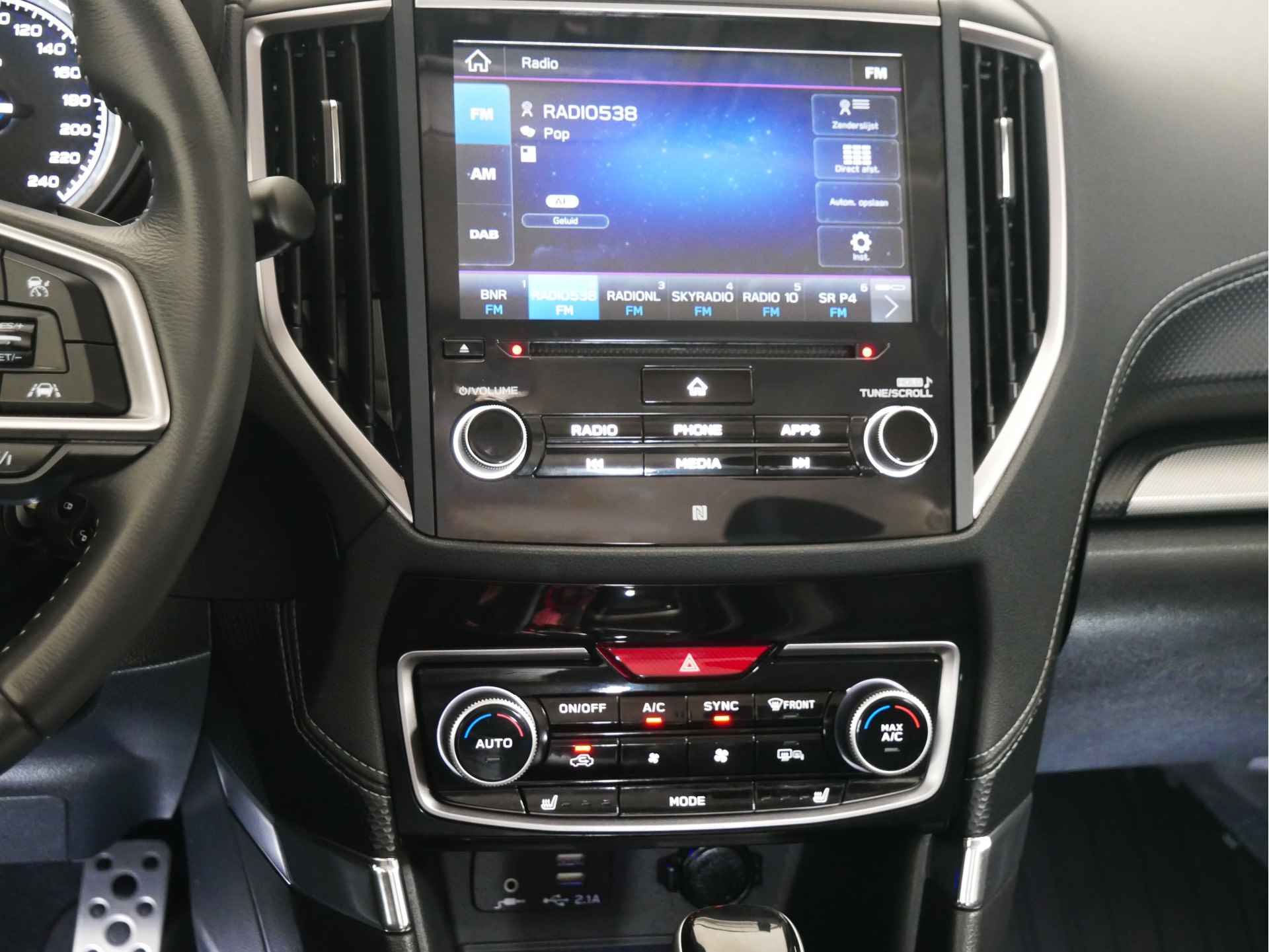 Subaru Forester VAN 2.0i GRIJS KENTEKEN Luxury ex BTW Eye-Sight / Navigatie / Apple Carplay en android auto - 26/45