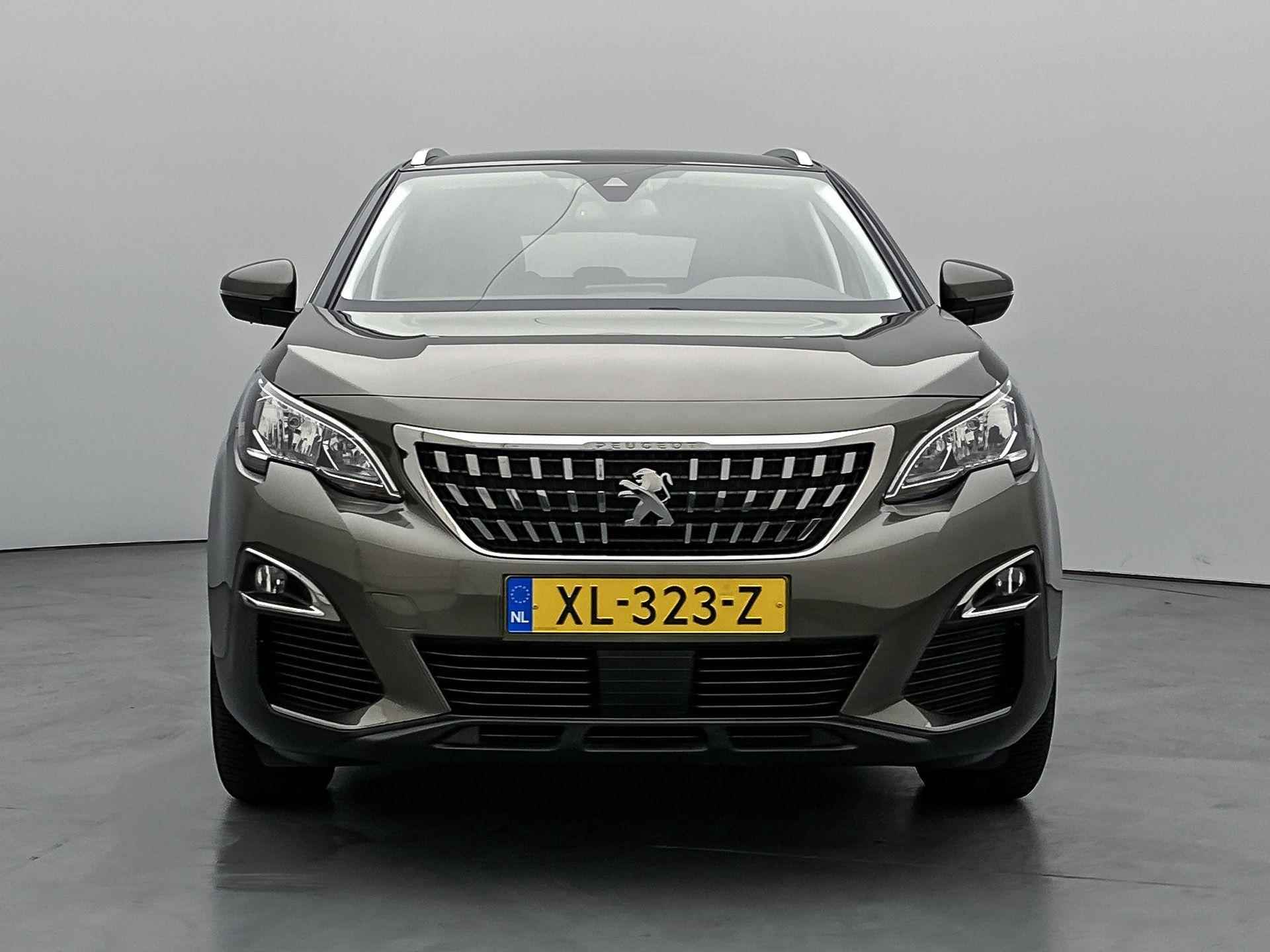 Peugeot 3008 SUV Executive 130pk | Navigatie | Climate Control | Cruise Control | Parkeersensoren | Bluetooth | Apple Carplay / Android Auto | Draadloze telefoonlader | Regensensor | Donker getint glas | Dealeronderhouden | Trekhaak | 17" lichtmetalen velgen | - 4/32