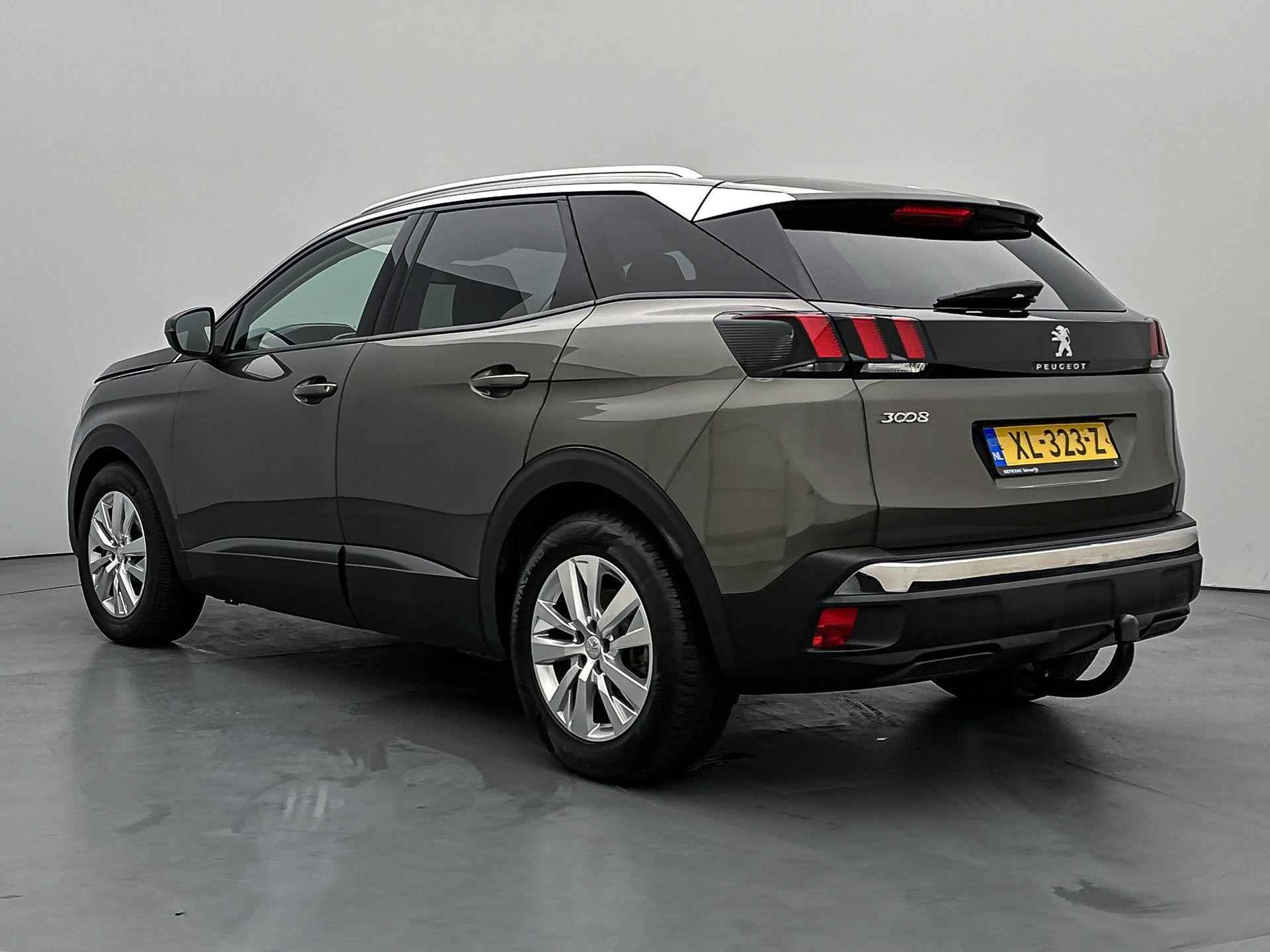 Peugeot 3008 SUV Executive 130pk | Navigatie | Climate Control | Cruise Control | Parkeersensoren | Bluetooth | Apple Carplay / Android Auto | Draadloze telefoonlader | Regensensor | Donker getint glas | Dealeronderhouden | Trekhaak | 17" lichtmetalen velgen | - 7/32