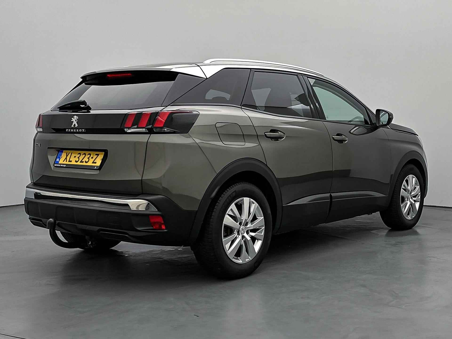 Peugeot 3008 SUV Executive 130pk | Navigatie | Climate Control | Cruise Control | Parkeersensoren | Bluetooth | Apple Carplay / Android Auto | Draadloze telefoonlader | Regensensor | Donker getint glas | Dealeronderhouden | Trekhaak | 17" lichtmetalen velgen | - 9/32