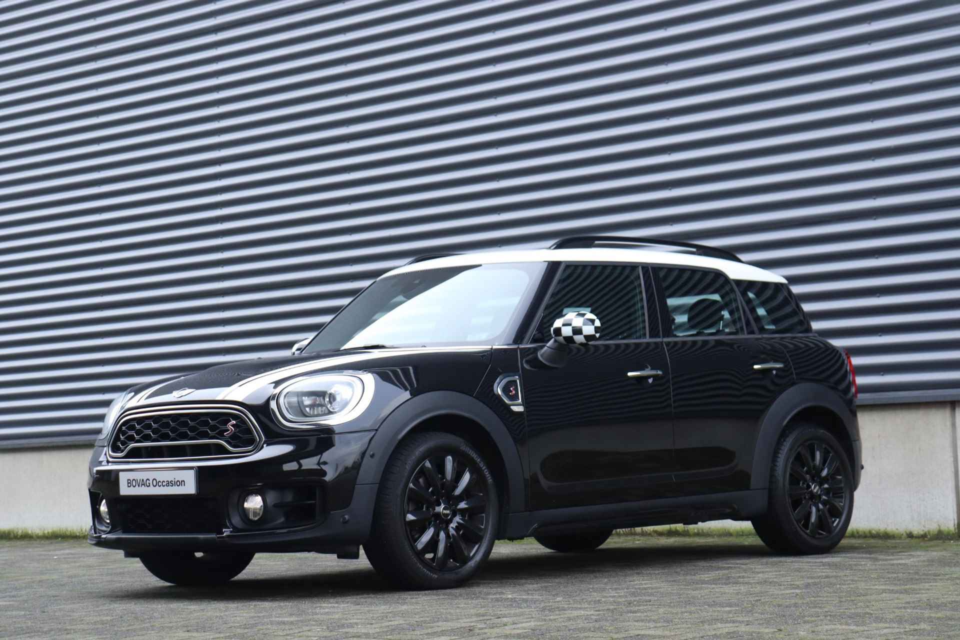 Mini Countryman Cooper S | Chili + Serious Business + Harman Kardon + Sportstoelen + Elektr. Stoelen + LED Koplampen + Verwarmbare Voorstoelen + 18" Pin Spoke zwart - 29/30