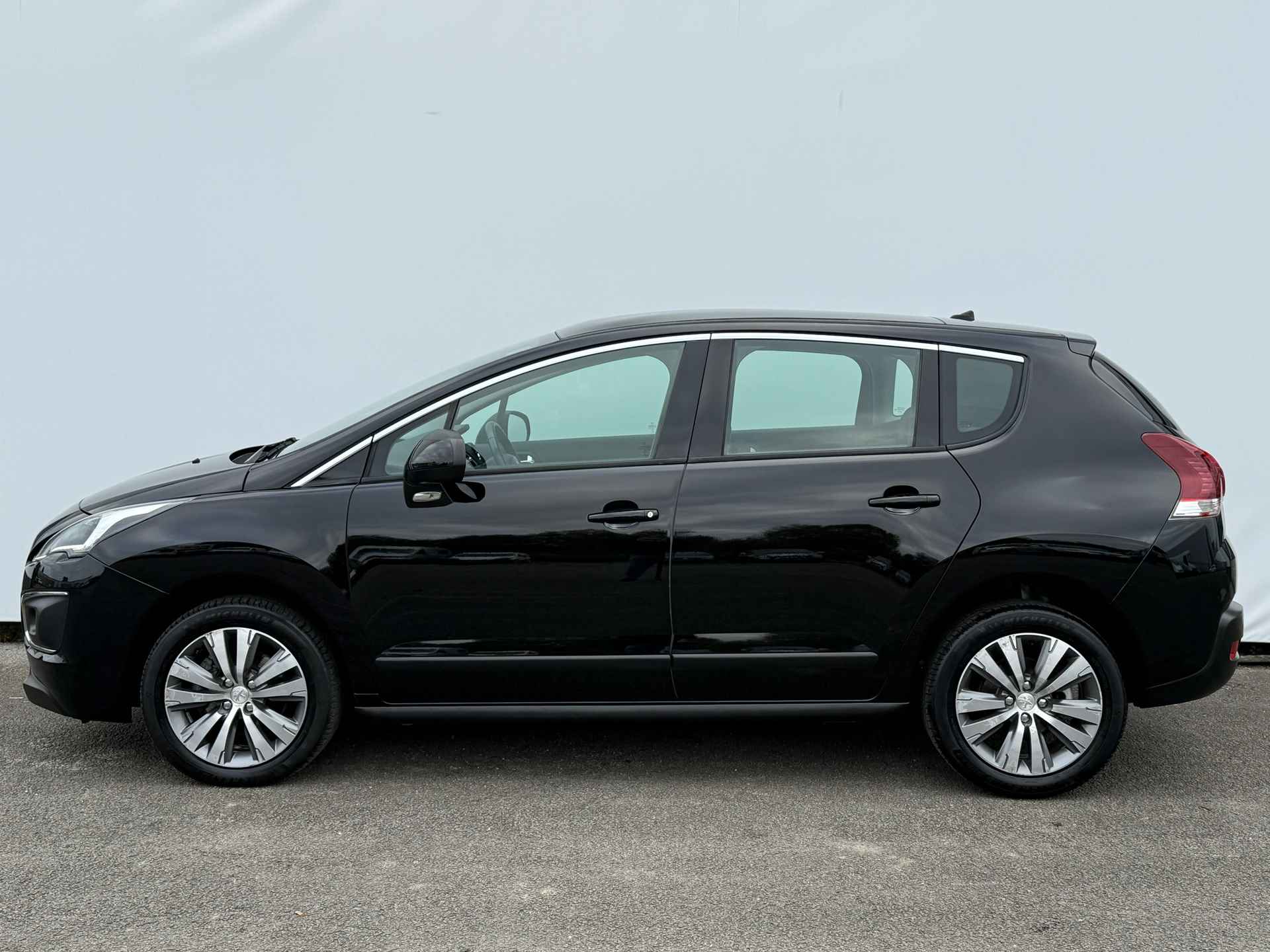 Peugeot 3008 1.6 THP Active Sportvelgen | Camera | Navigatie | Clima | Cruise | Parkeersensoren | Automaat !! - 2/30