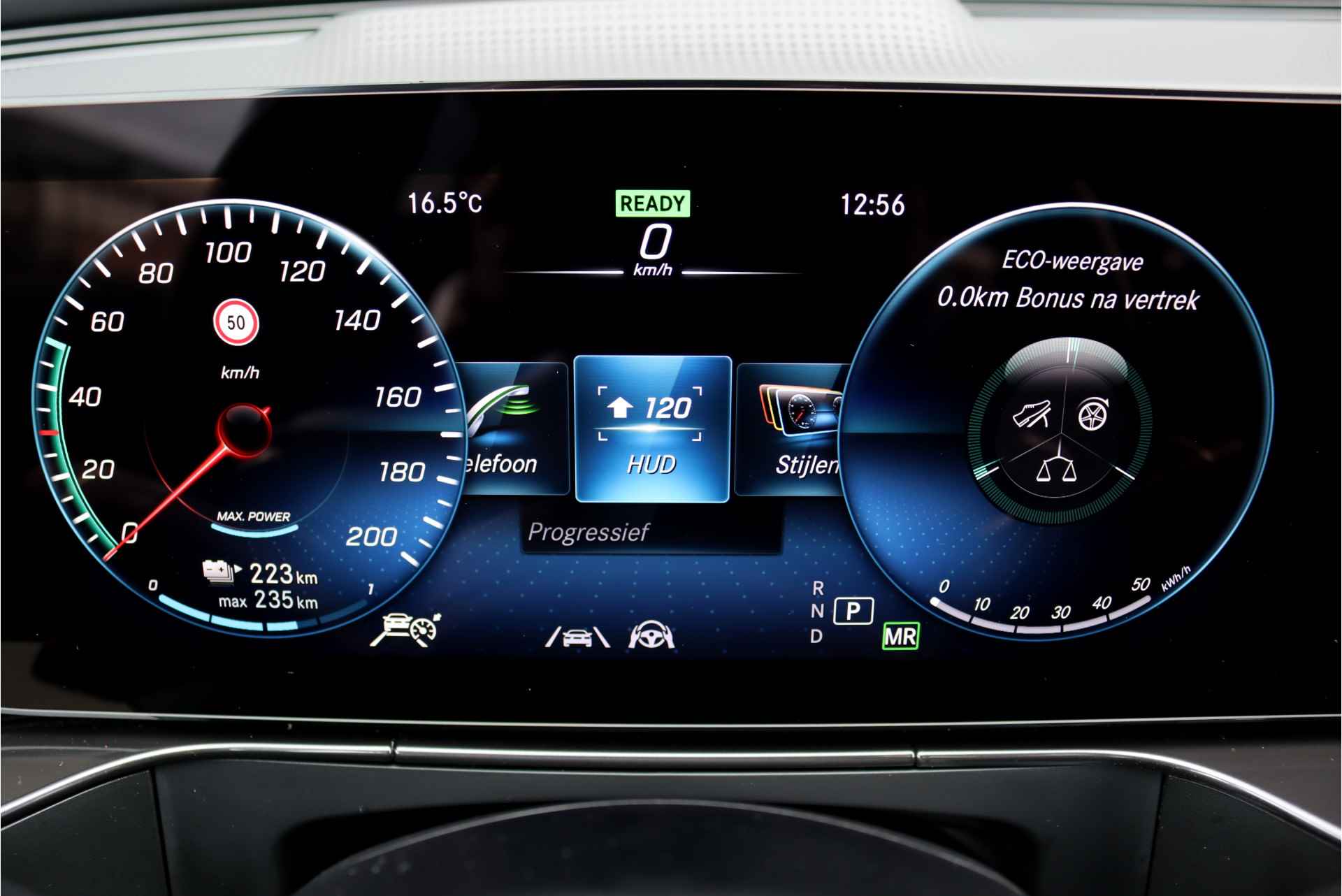 Mercedes-Benz EQC 400 4MATIC AMG Line 80 kWh, Schuif-/Kanteldak, Distronic+, Memory, Trekhaak, Surround Camera, Keyless Go, Head-up Display, Voorklimatisering, Rijassistentiepakket, Air-Balance, Etc. - 33/51