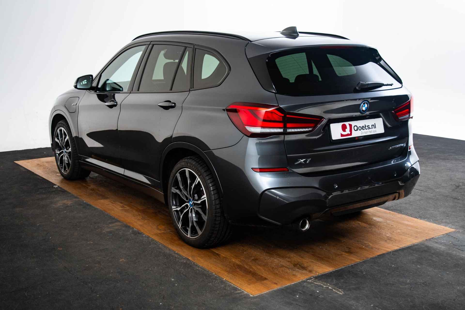 BMW X1 xDrive25e Executive M Sport - Elektrische Achterklep - Cruise Control - Elektrisch Verwarmde Voorstoelen/Stuurwiel - Getinte Ruiten - Armsteun voor - Park Distance Control achter - Bandenspanningsweergavesysteem - - 12/69