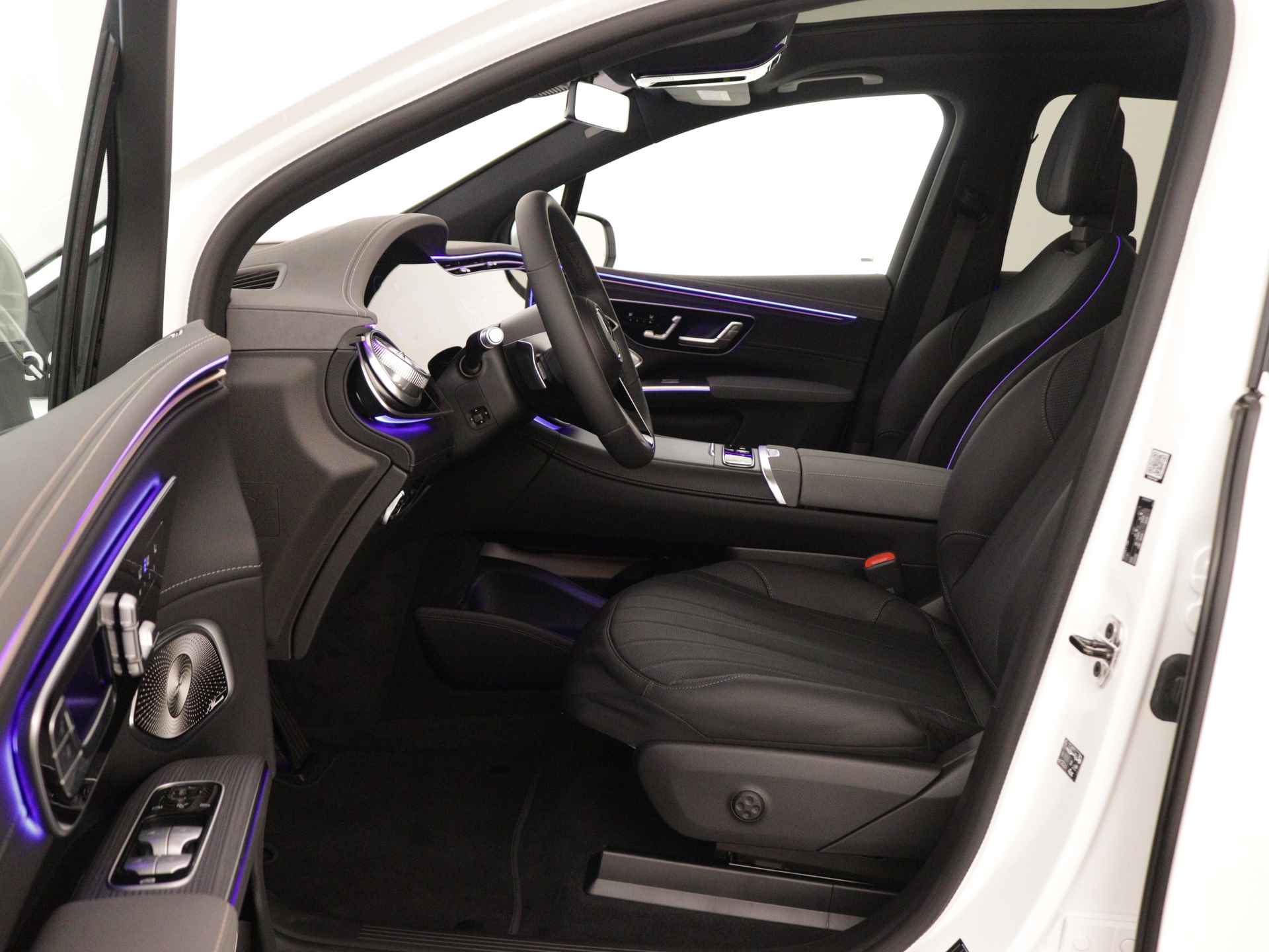 Mercedes-Benz EQS SUV 450 4MATIC Luxury Line 108kWh | Trekhaak |  Achterasbesturing tot 10° | MBUX HYPERSCREEN | Smartphone-integratie | Akoestiekcomfortpakket | KEYLESS GO-comfortpakket | Rij-assistentiepakket Plus | - 25/41