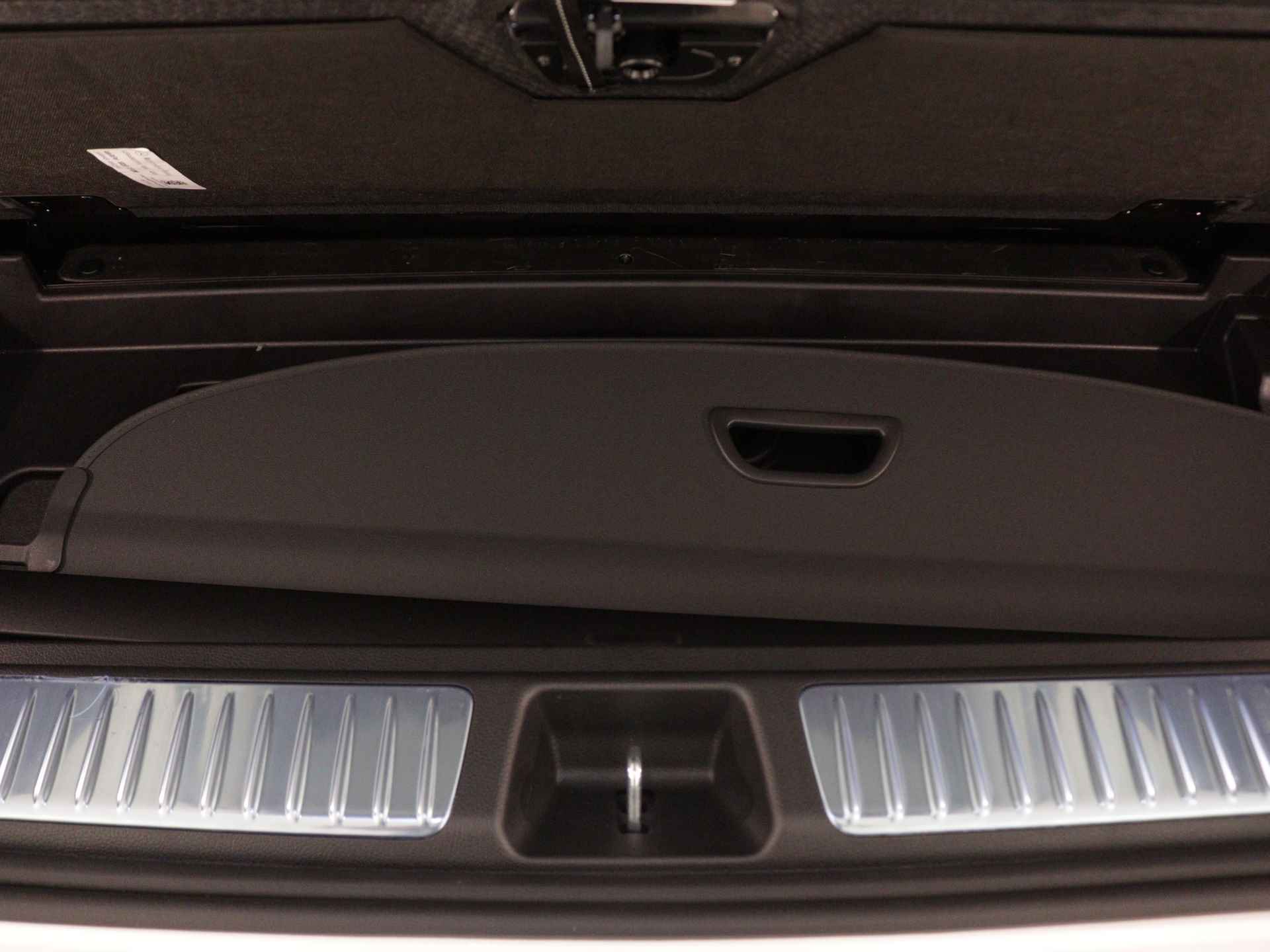 Mercedes-Benz EQS SUV 450 4MATIC Luxury Line 108kWh | Trekhaak |  Achterasbesturing tot 10° | MBUX HYPERSCREEN | Smartphone-integratie | Akoestiekcomfortpakket | KEYLESS GO-comfortpakket | Rij-assistentiepakket Plus | - 38/41
