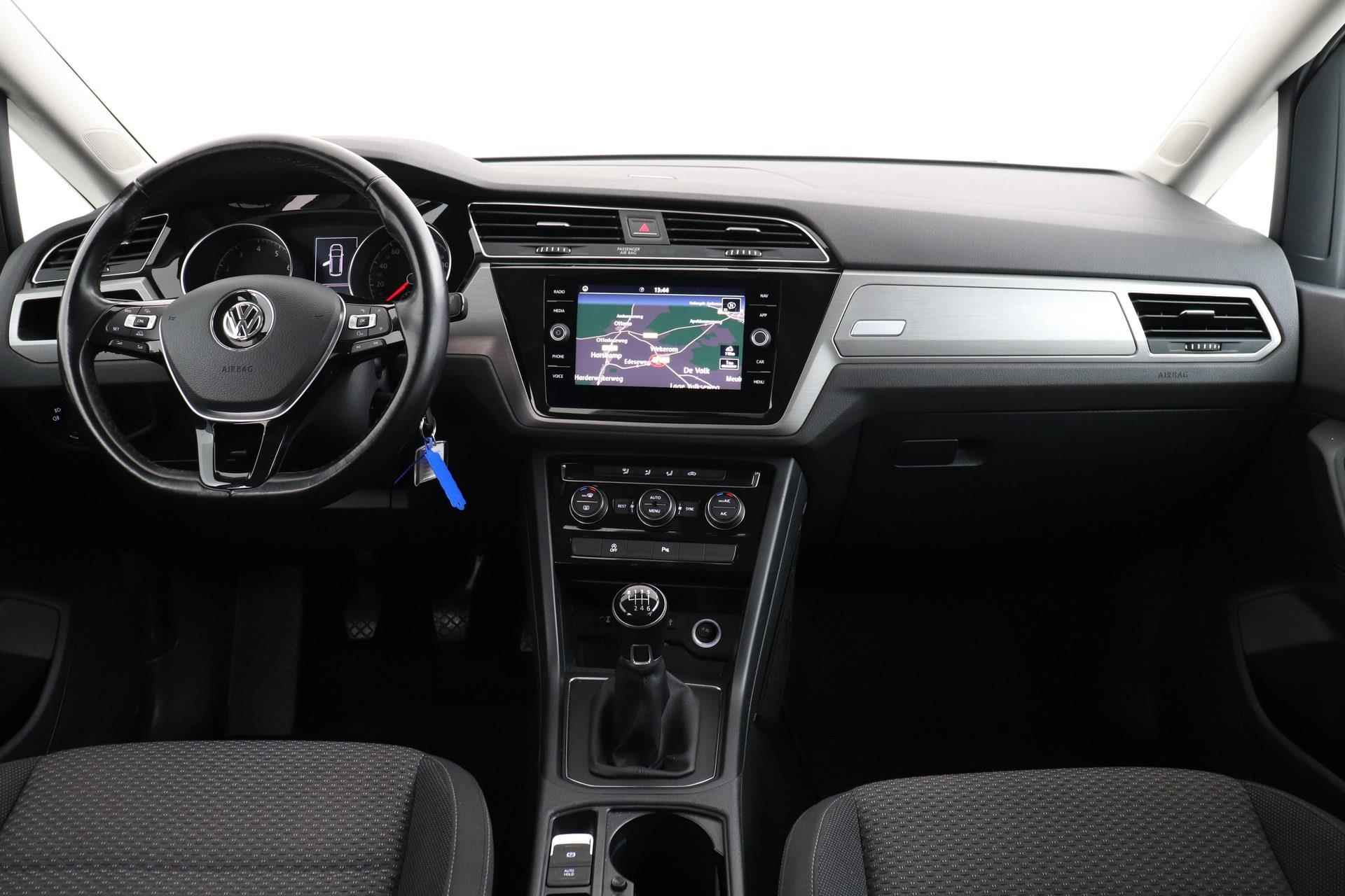 Volkswagen Touran 1.2 TSI Comfortline 7p | Trekhaak | Apple CarPlay | Org NL | 1e Eig | NAP | Navigatie | Camera | Climate Control - 7/39