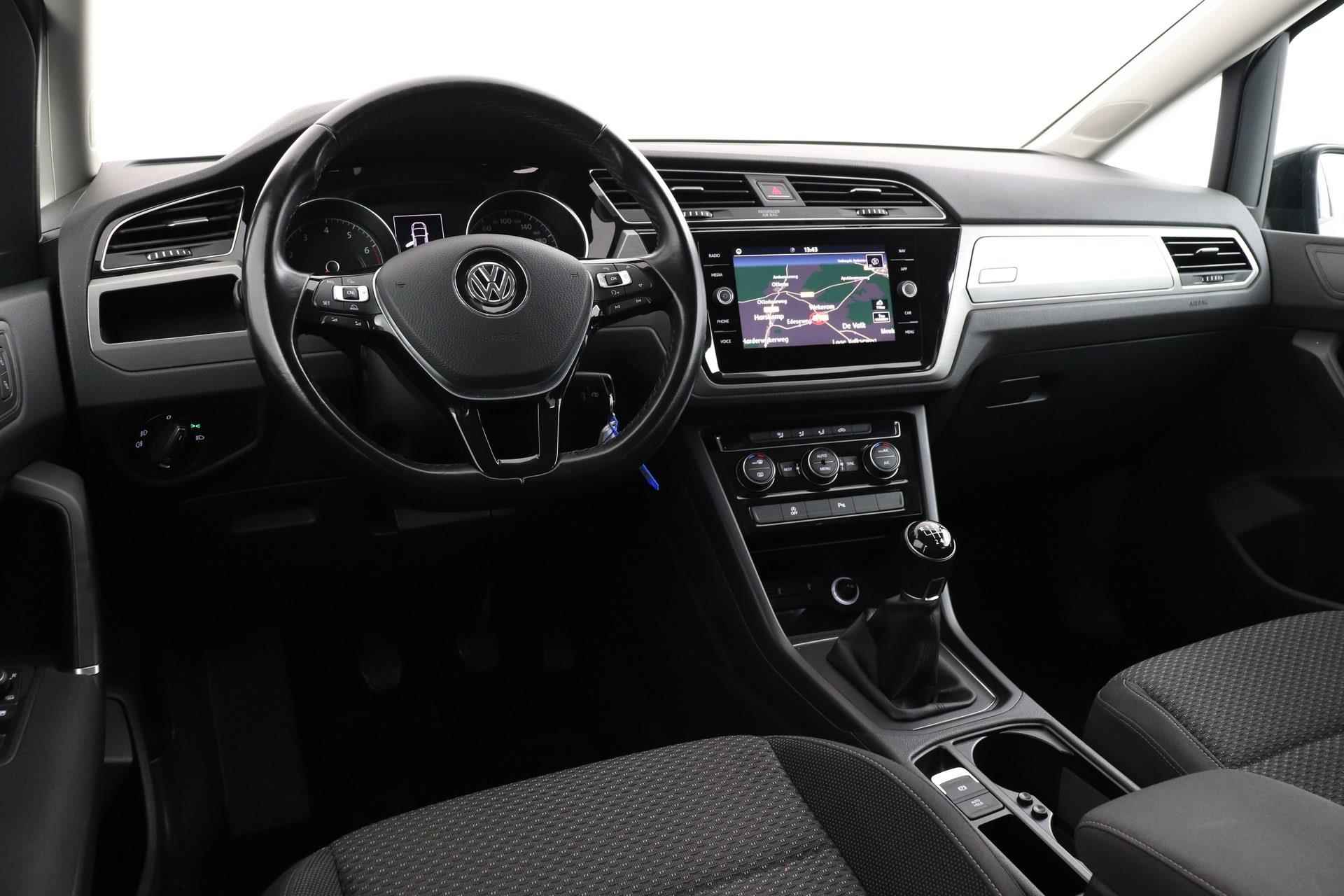 Volkswagen Touran 1.2 TSI Comfortline 7p | Trekhaak | Apple CarPlay | Org NL | 1e Eig | NAP | Navigatie | Camera | Climate Control - 15/39