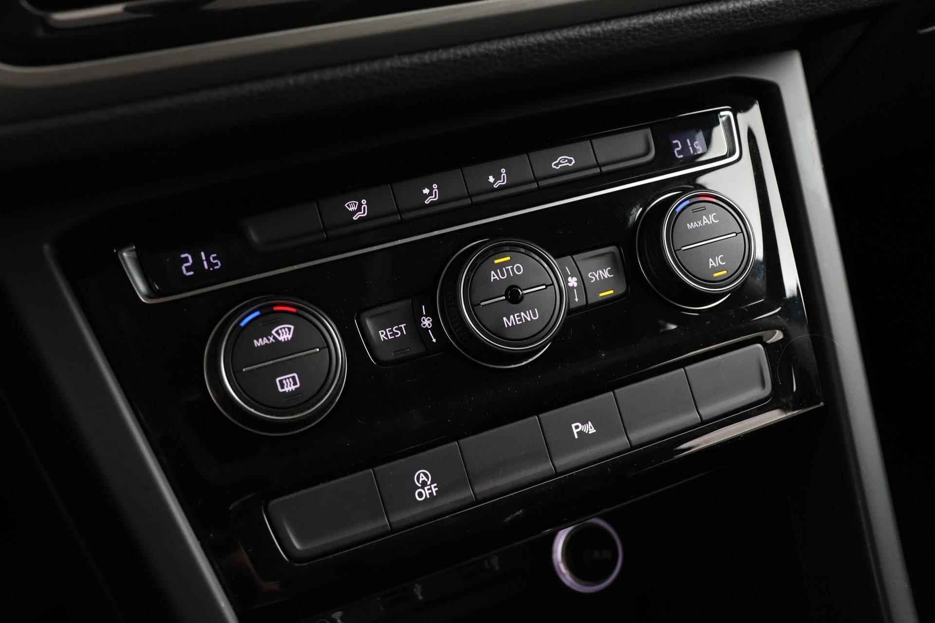 Volkswagen Touran 1.2 TSI Comfortline 7p | Trekhaak | Apple CarPlay | Org NL | 1e Eig | NAP | Navigatie | Camera | Climate Control - 22/39