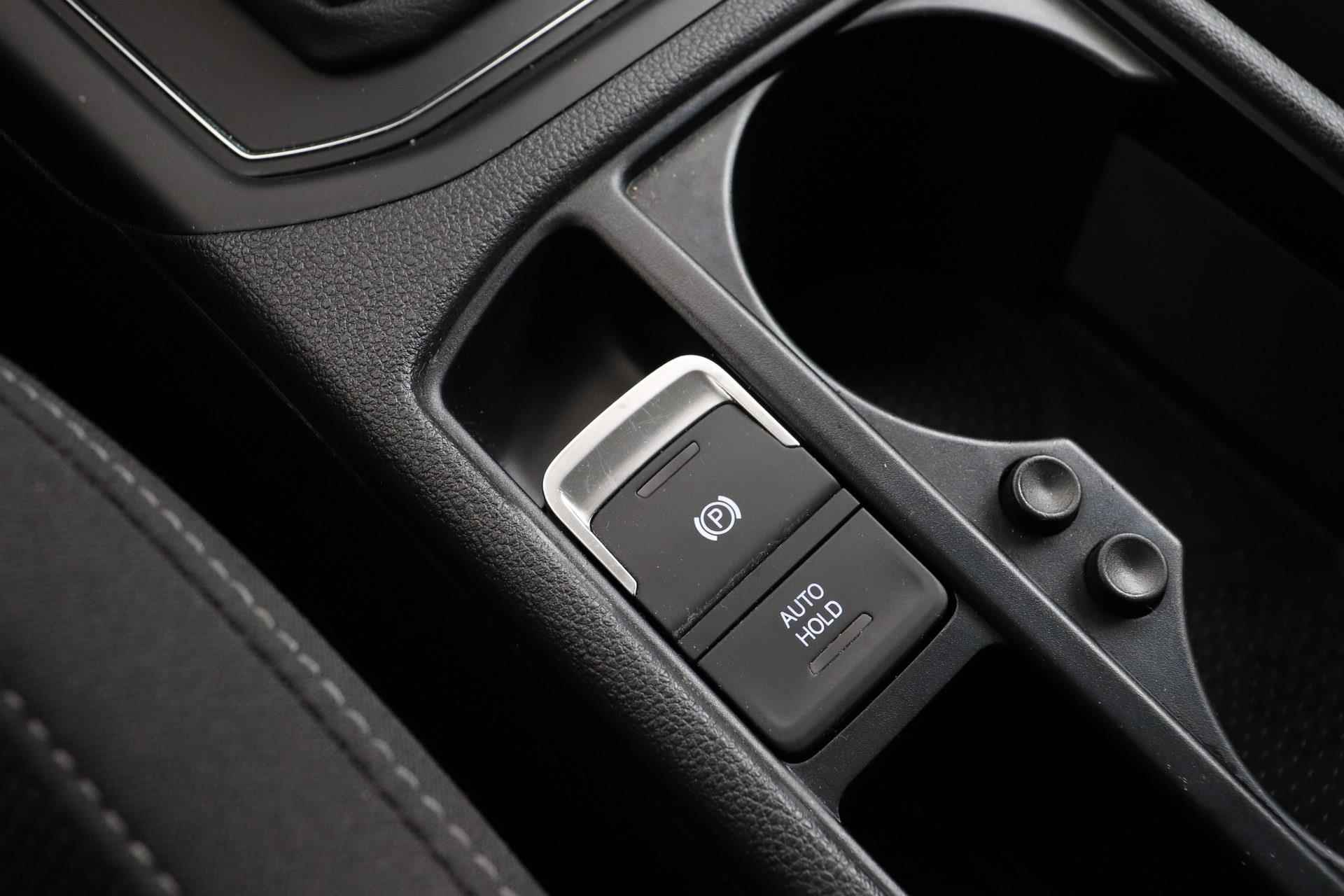 Volkswagen Touran 1.2 TSI Comfortline 7p | Trekhaak | Apple CarPlay | Org NL | 1e Eig | NAP | Navigatie | Camera | Climate Control - 24/39