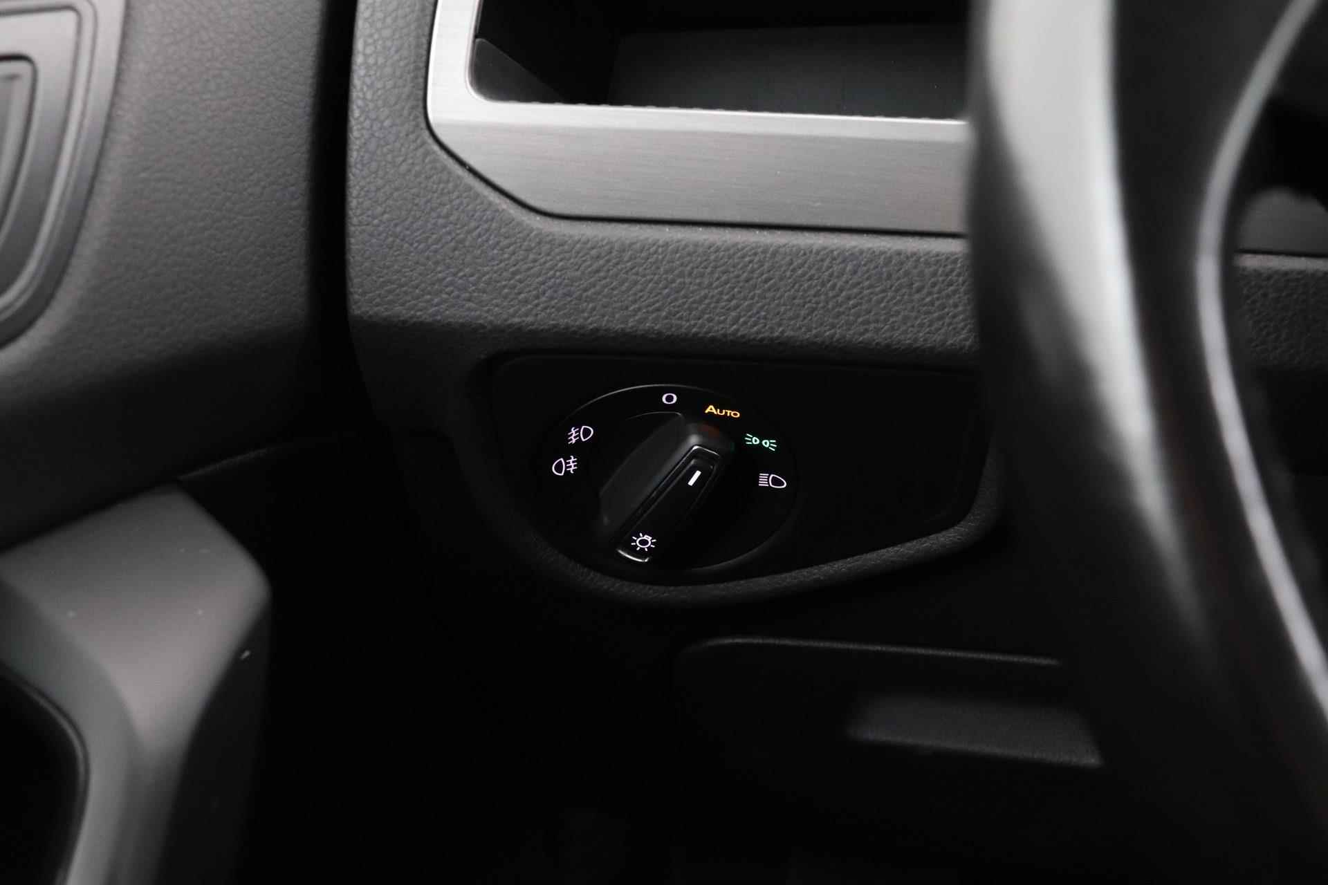 Volkswagen Touran 1.2 TSI Comfortline 7p | Trekhaak | Apple CarPlay | Org NL | 1e Eig | NAP | Navigatie | Camera | Climate Control - 26/39
