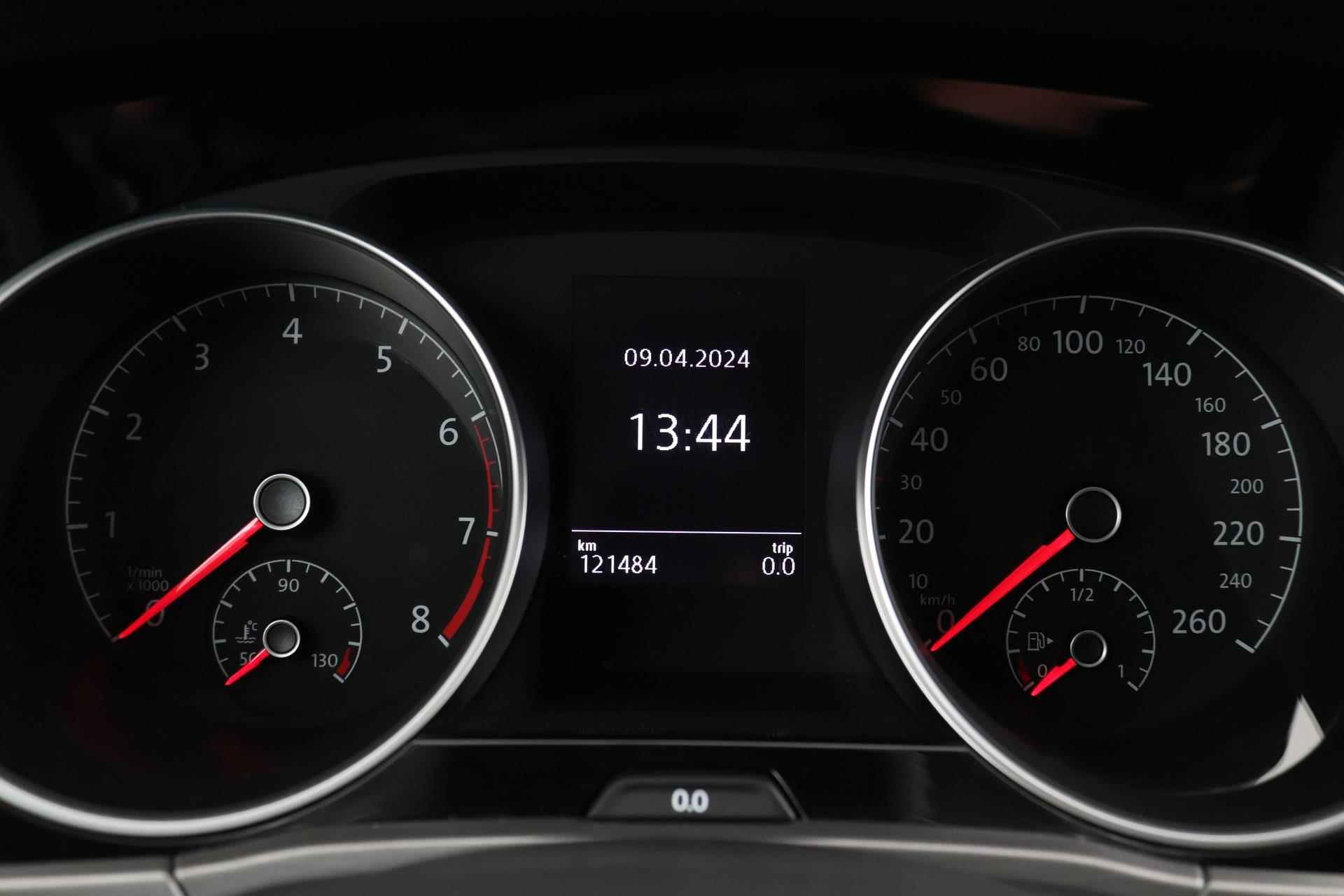Volkswagen Touran 1.2 TSI Comfortline 7p | Trekhaak | Apple CarPlay | Org NL | 1e Eig | NAP | Navigatie | Camera | Climate Control - 27/39