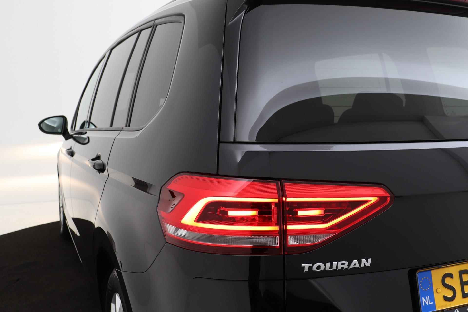 Volkswagen Touran 1.2 TSI Comfortline 7p | Trekhaak | Apple CarPlay | Org NL | 1e Eig | NAP | Navigatie | Camera | Climate Control - 34/39