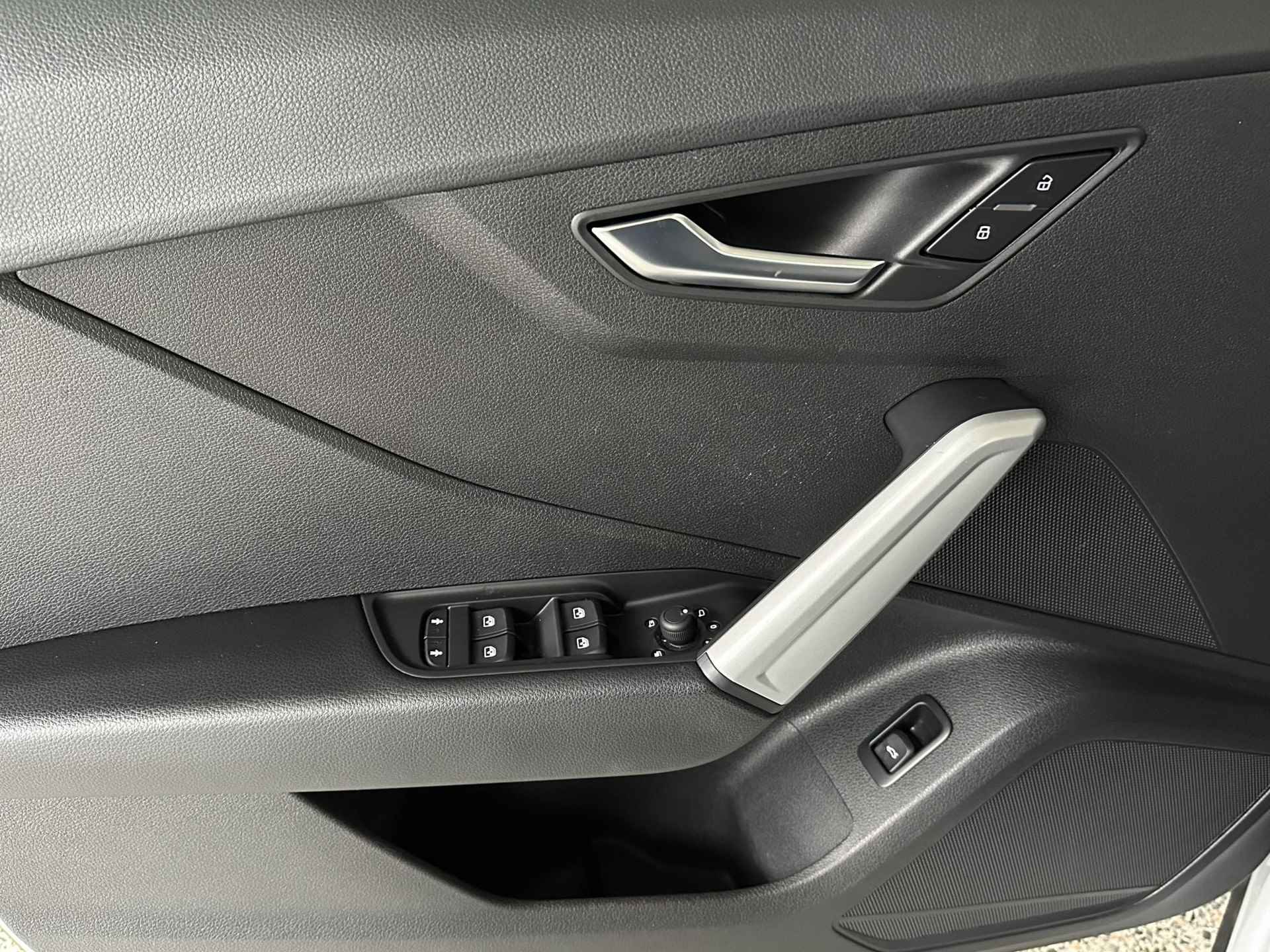 Audi Q2 35 TFSI S Edition Stoelverwarming | Camera| Matrix verlichting - 19/34