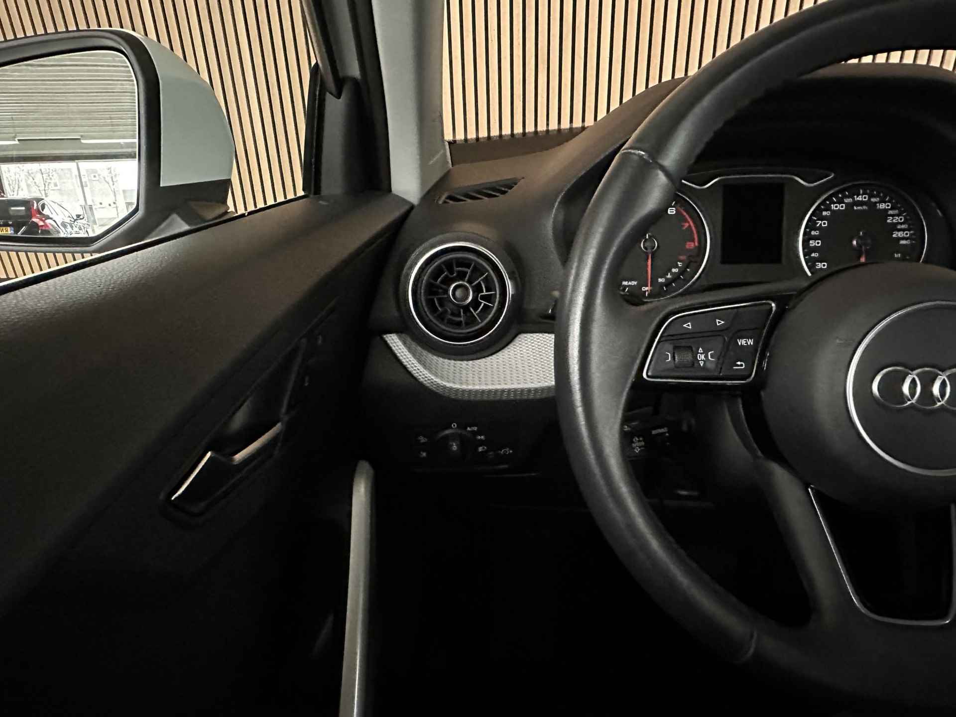 Audi Q2 35 TFSI S Edition Stoelverwarming | Camera| Matrix verlichting - 23/34