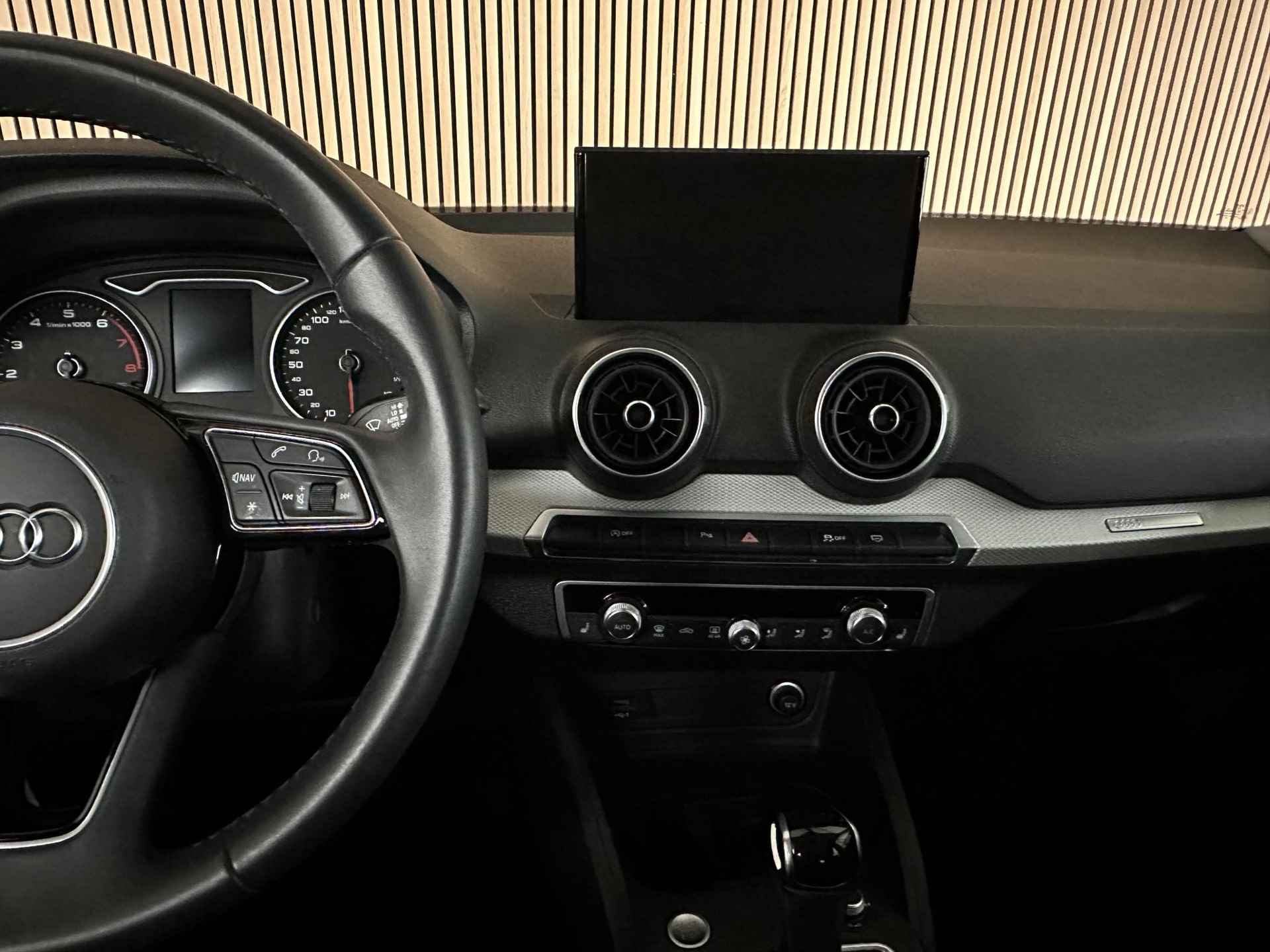 Audi Q2 35 TFSI S Edition Stoelverwarming | Camera| Matrix verlichting - 25/34