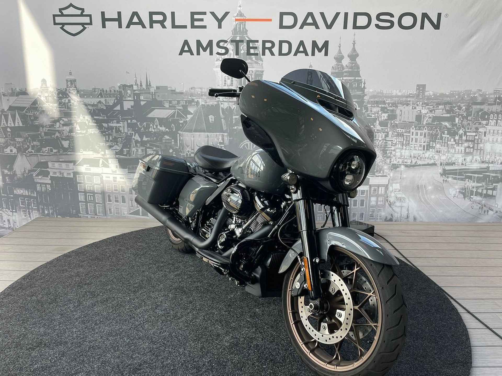 Harley-Davidson FLHXST STREET GLIDE ST - 3/8