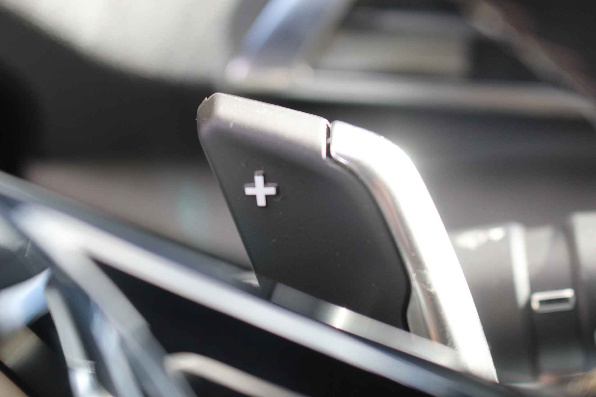 Peugeot 3008 1.6 HYbrid 225PK GT Black Pack Business | Navigatie | El stoelen, verwarmd, memory en Massage | Draa - 24/60