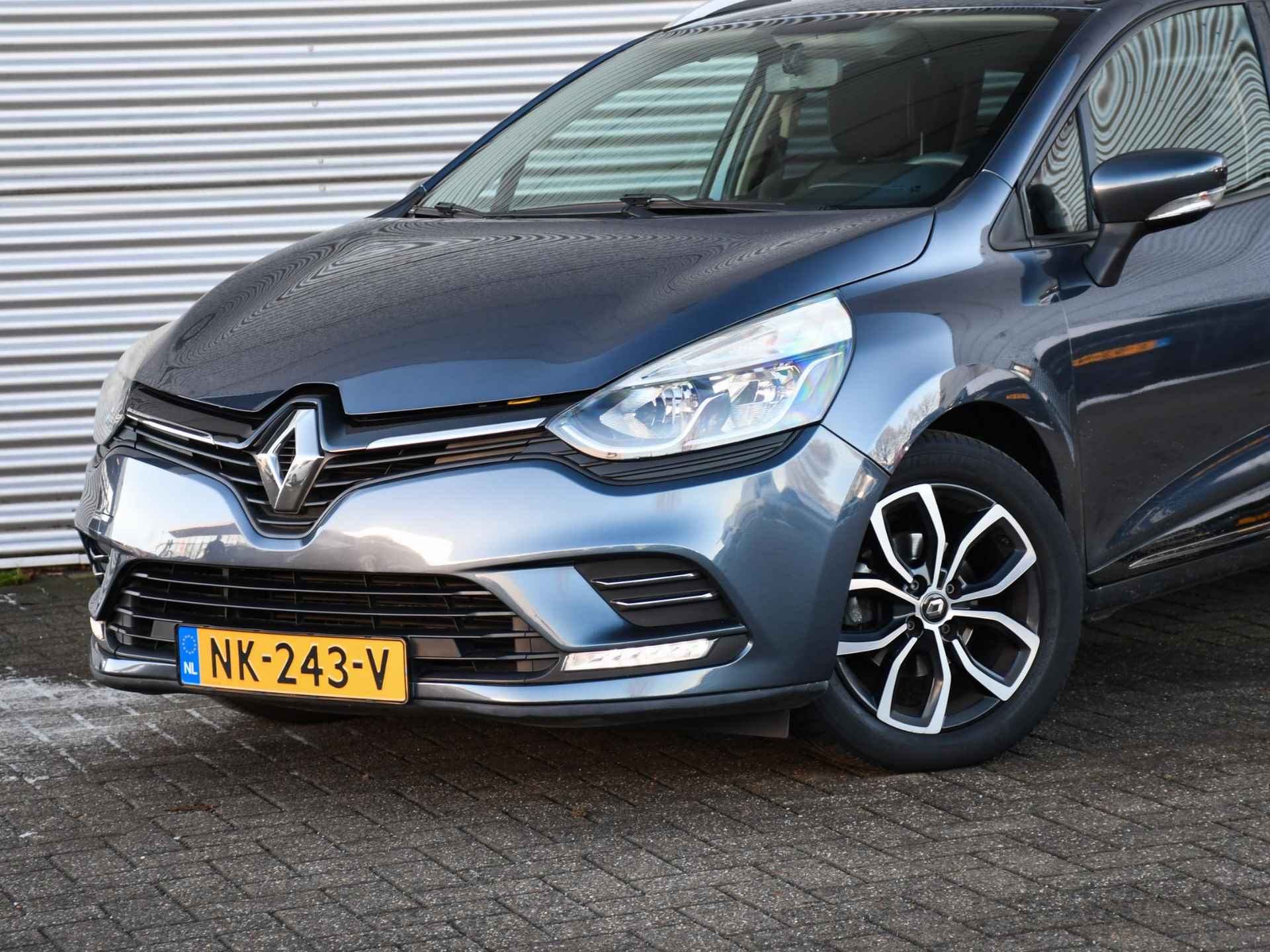 Renault Clio Estate Zen 0.9 TCe 90pk KEYLESS ENTRY | NAVI | CRUISE | PRIVACY GLASS | 16''LM - 2/26