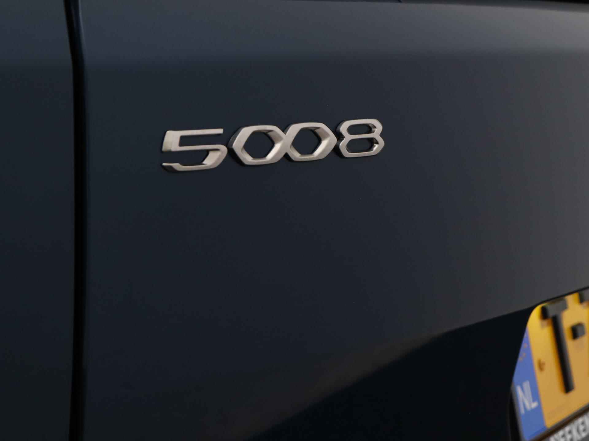 Peugeot 5008 Allure Pack Business 130pk Automaat | Navigatie | Camera | Elektrisch Bedienbare Achterklep | Stof/Kunstlederen Bekleding | Lichtmetalen Velgen 18" - 16/37