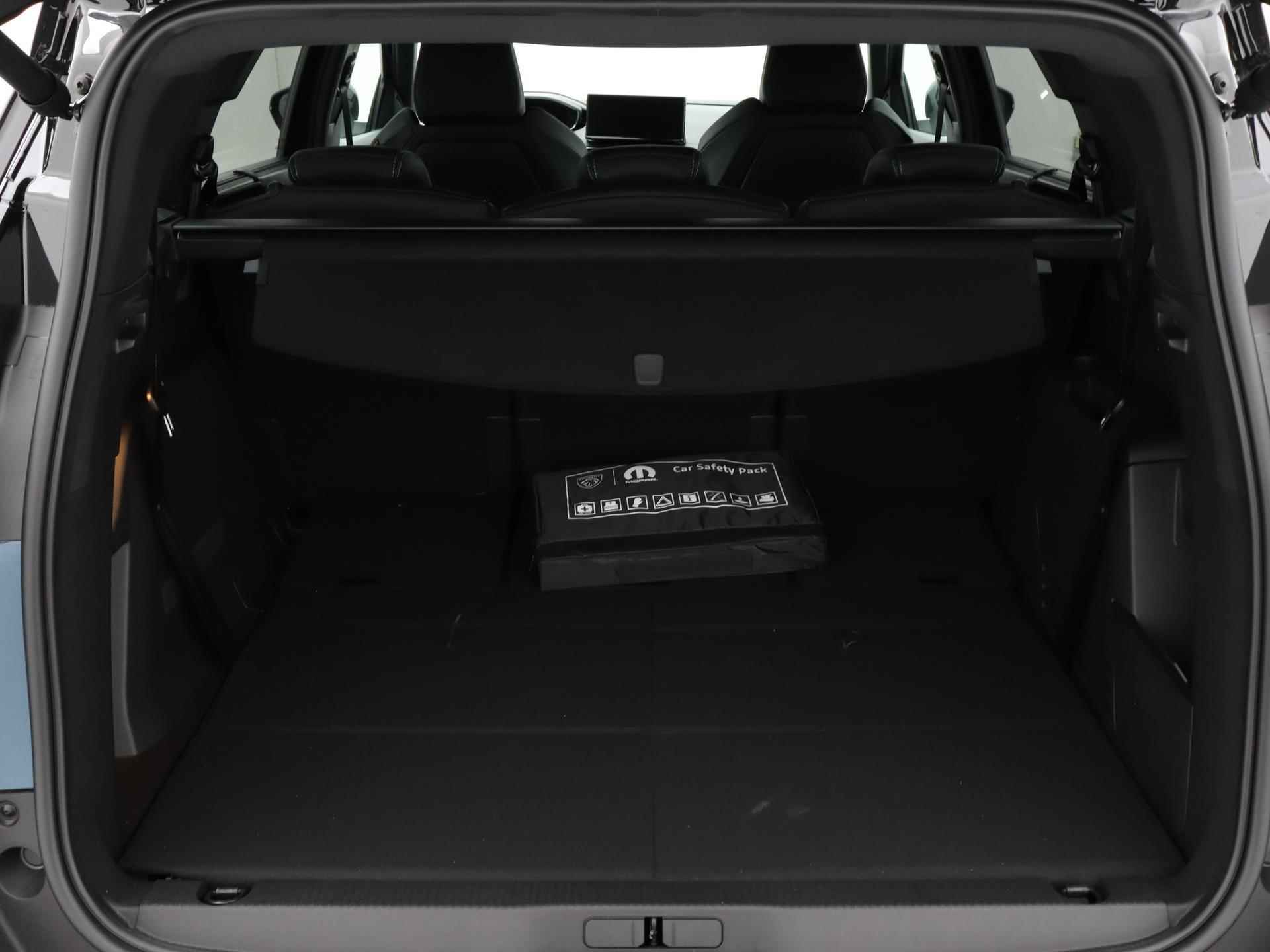 Peugeot 5008 Allure Pack Business 130pk Automaat | Navigatie | Camera | Elektrisch Bedienbare Achterklep | Stof/Kunstlederen Bekleding | Lichtmetalen Velgen 18" - 17/37