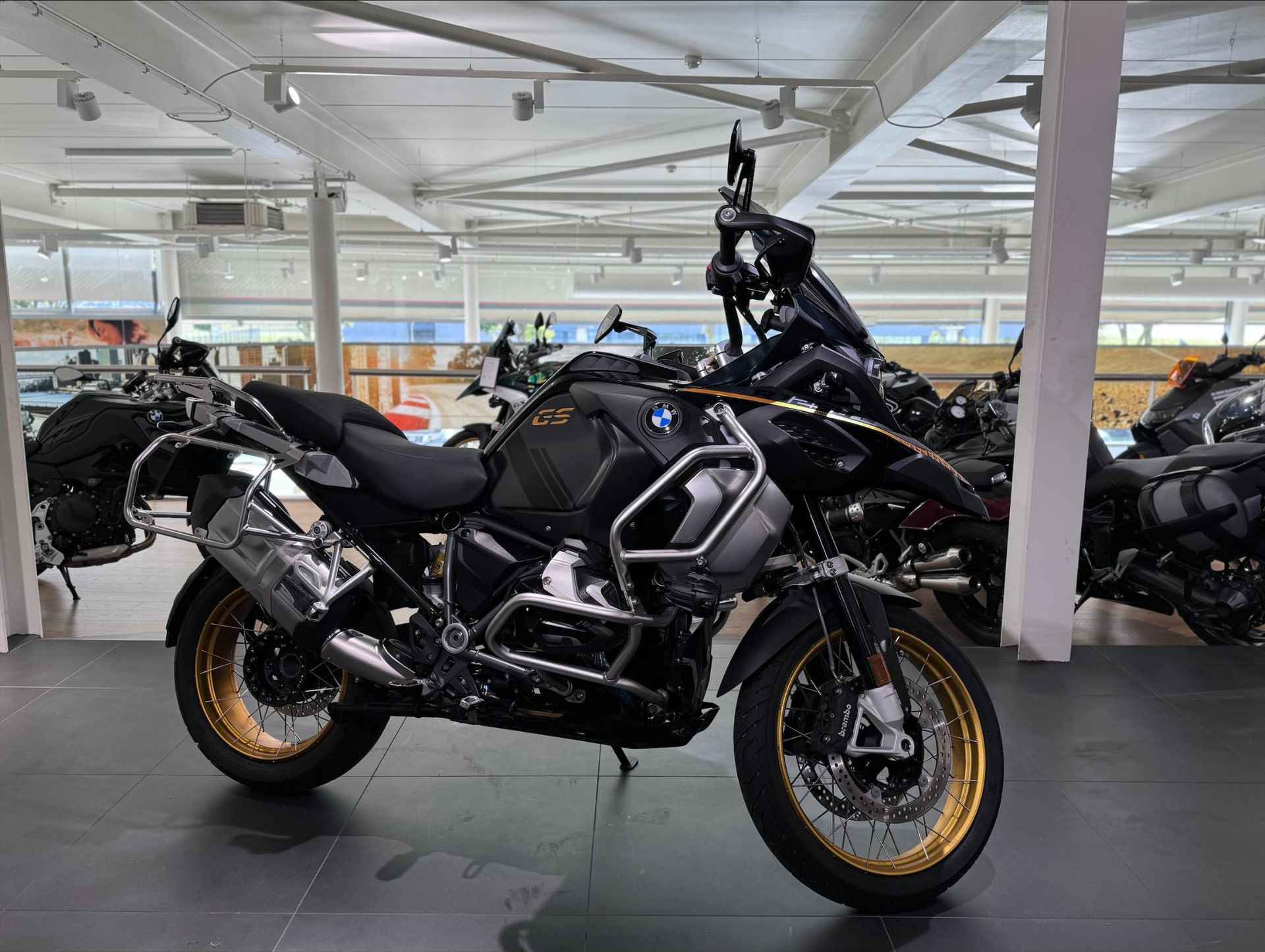 BMW R 1250 GS Adventure ULTIMATE EDITION - 1/10