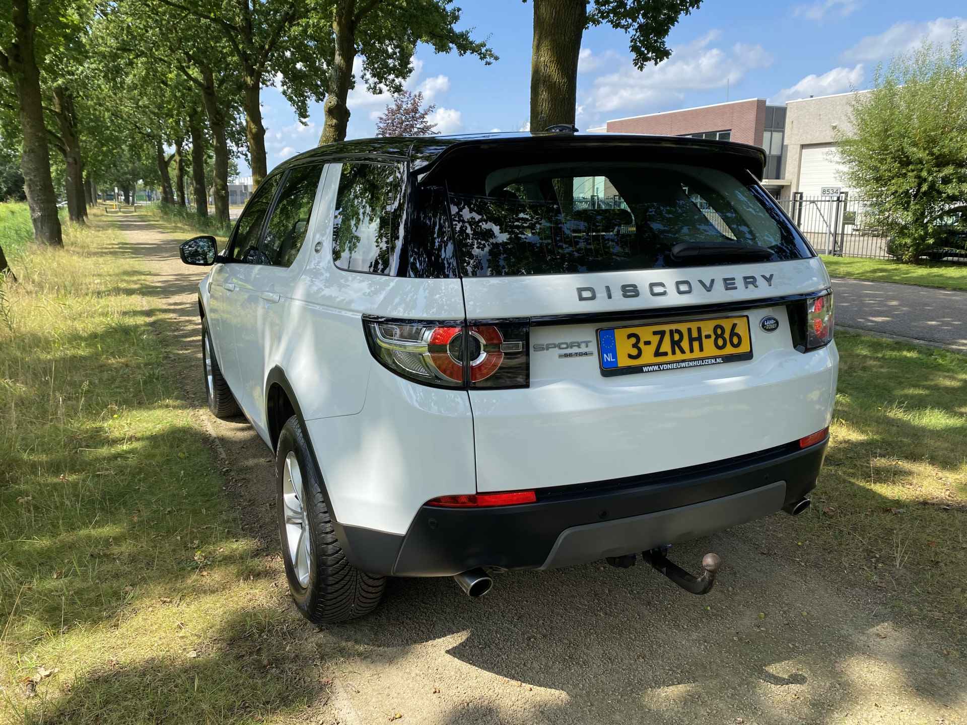 Land Rover Discovery Sport 2.2 TD4 4WD SE Info Bas: 0492-588982 Info Bas: 0492-588982 - 8/28