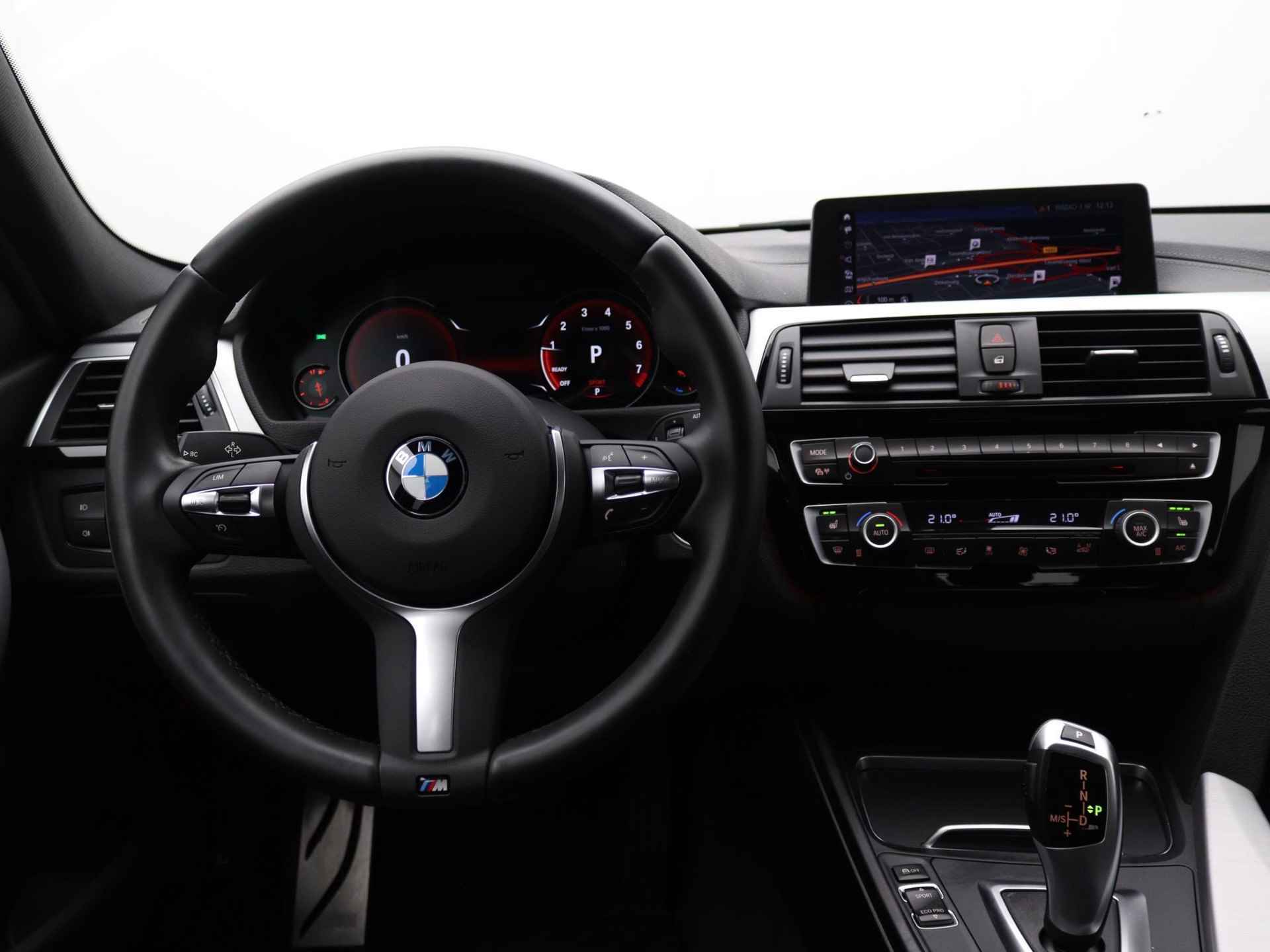BMW 3-serie Touring 318i M Sport Corp. Lease | M-Pakket | Navi | Leder | Cruise | LED | PDC | M Aerodynamica | Sport Stuur, Stoelen, Onderstel | - 6/32